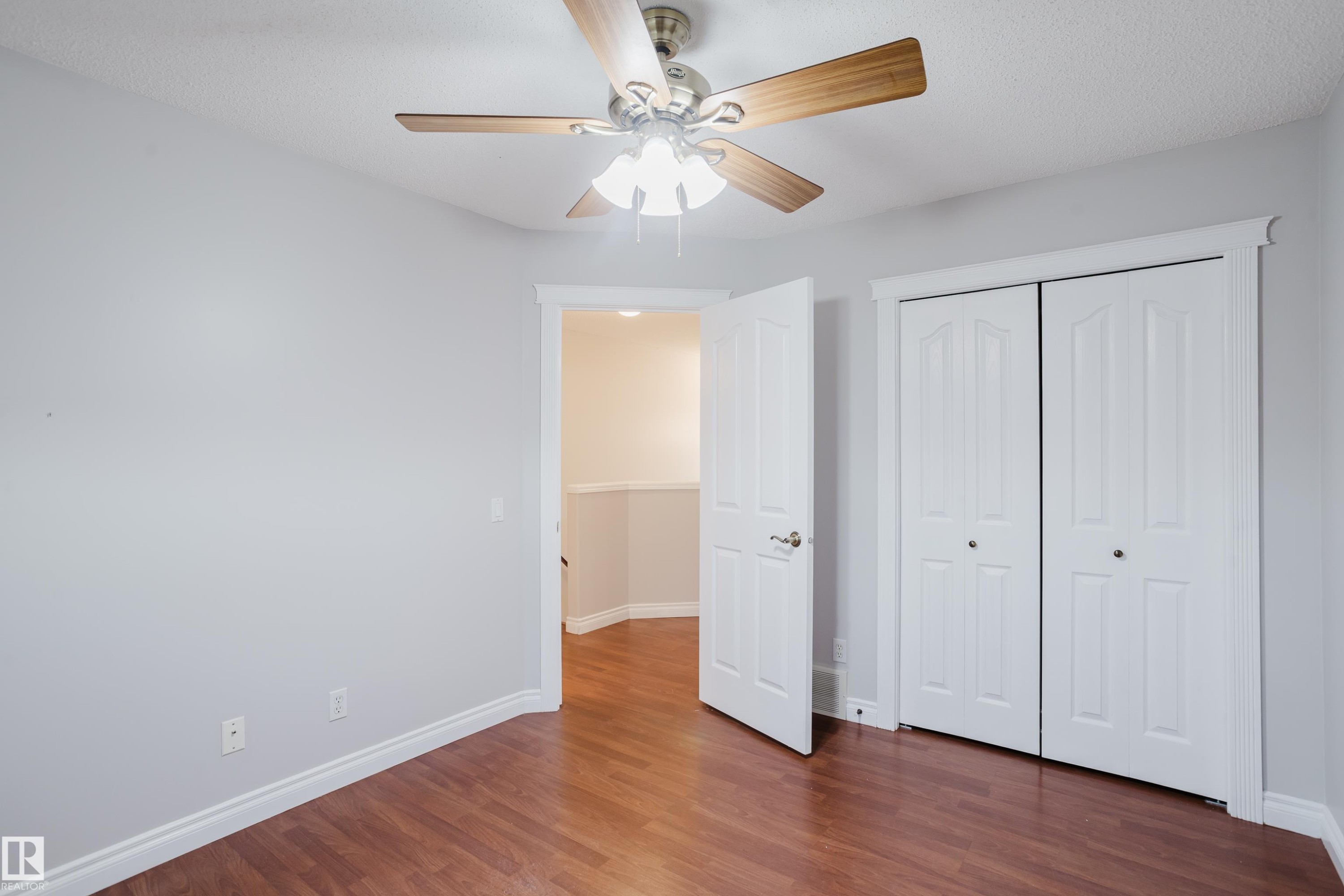 611 Hooke Court Nw, Edmonton, AB - Indoor Photo Showing Other Room