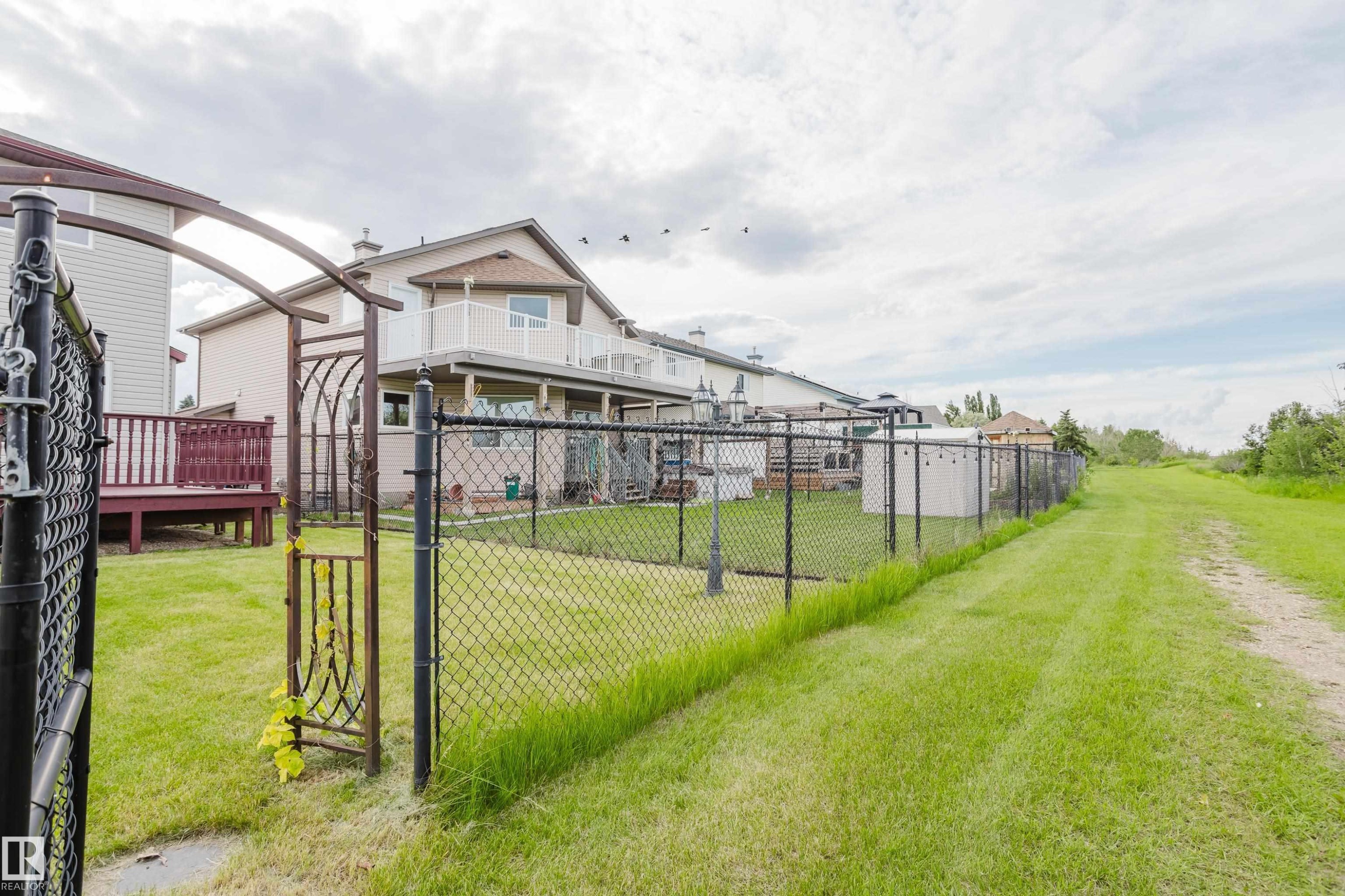 611 Hooke Court Nw, Edmonton, AB - Outdoor