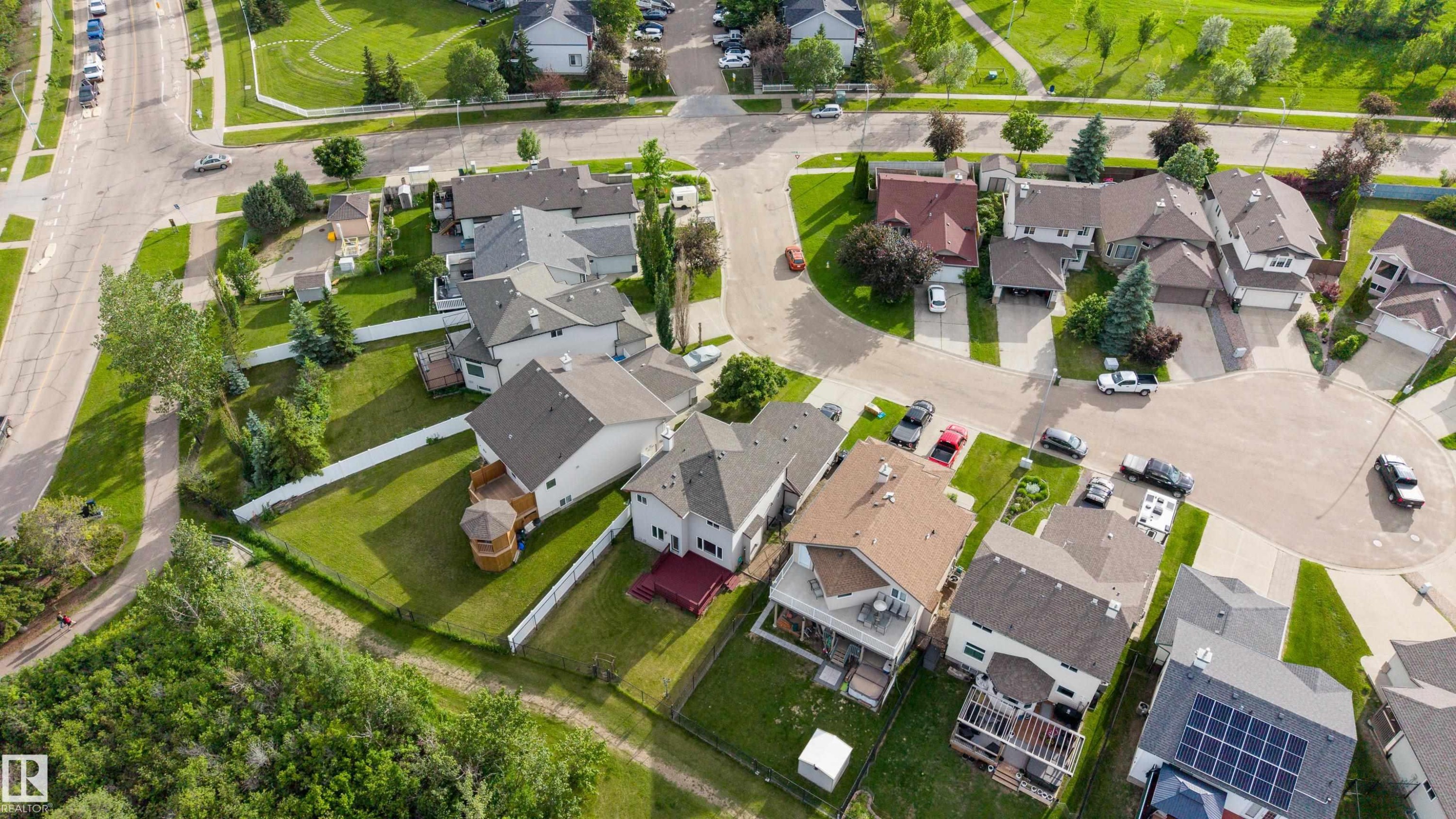 611 Hooke Court Nw, Edmonton, AB - Outdoor With View