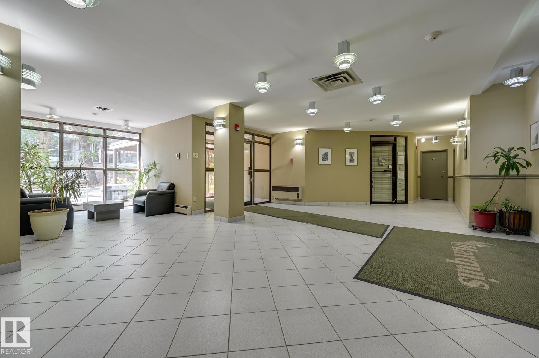 #1502 9725 106 St Nw, Edmonton, AB - Indoor Photo Showing Other Room