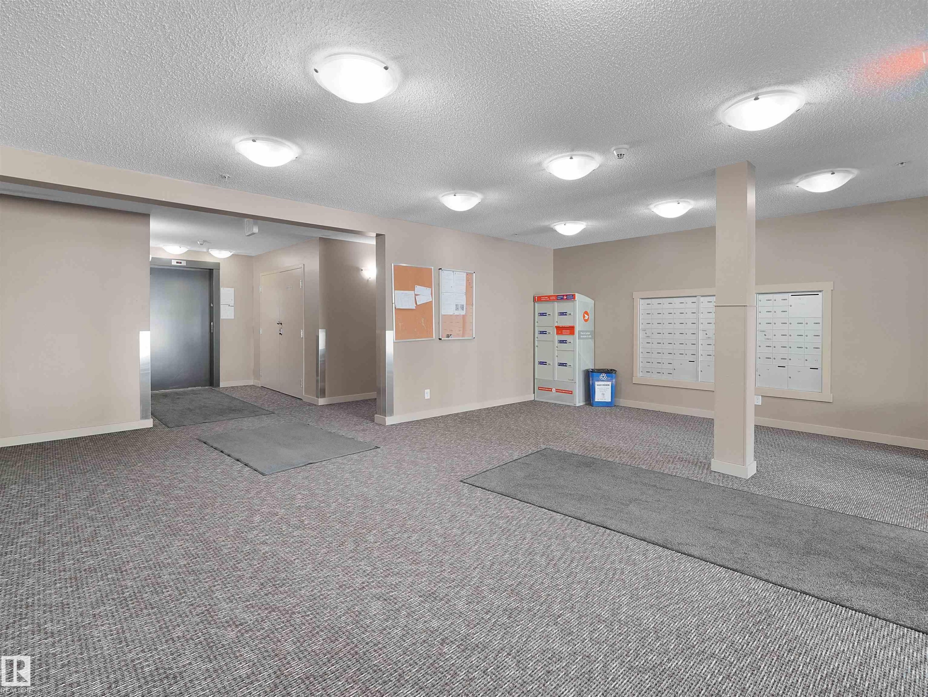 #211 3207 James Mowatt Trail Sw, Edmonton, AB - Indoor Photo Showing Other Room