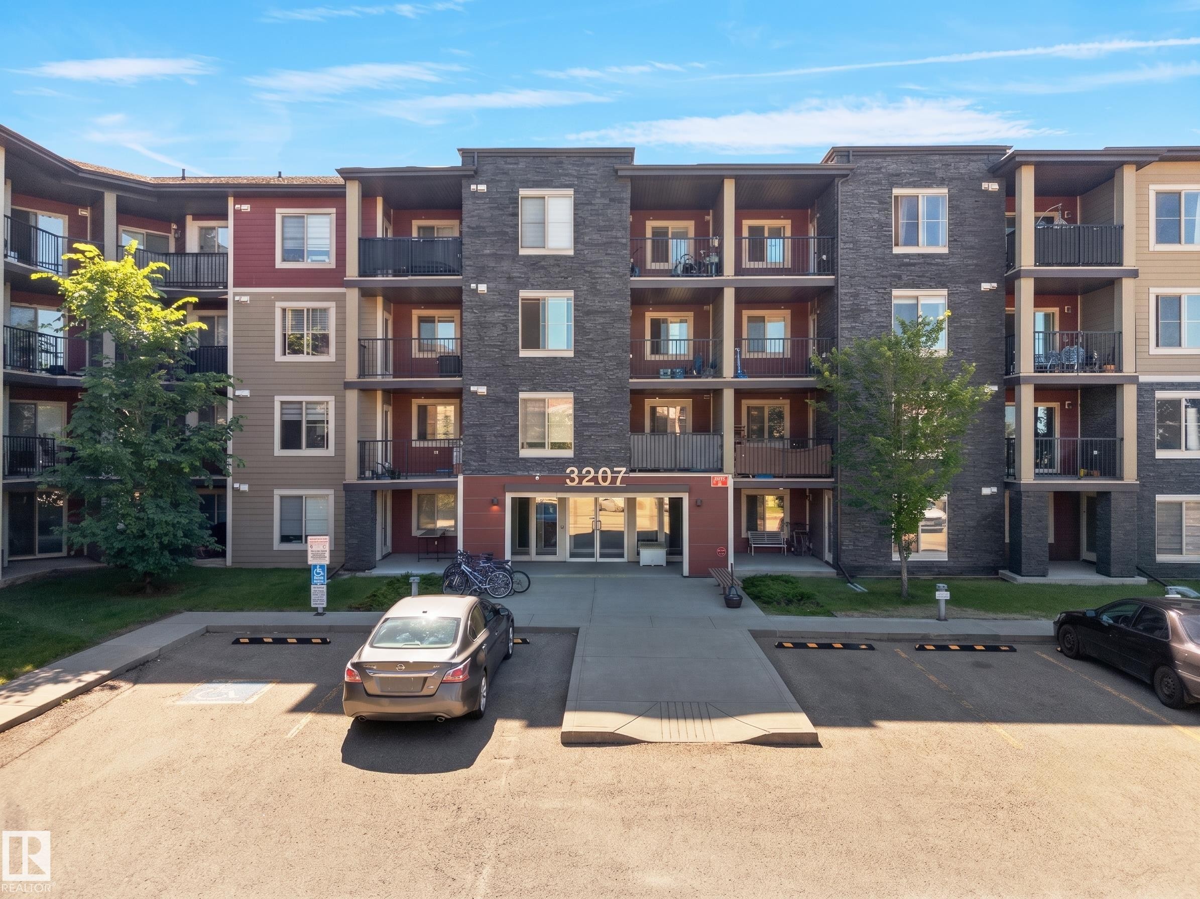 #211 3207 James Mowatt Trail Sw, Edmonton, AB - Outdoor With Balcony With Facade