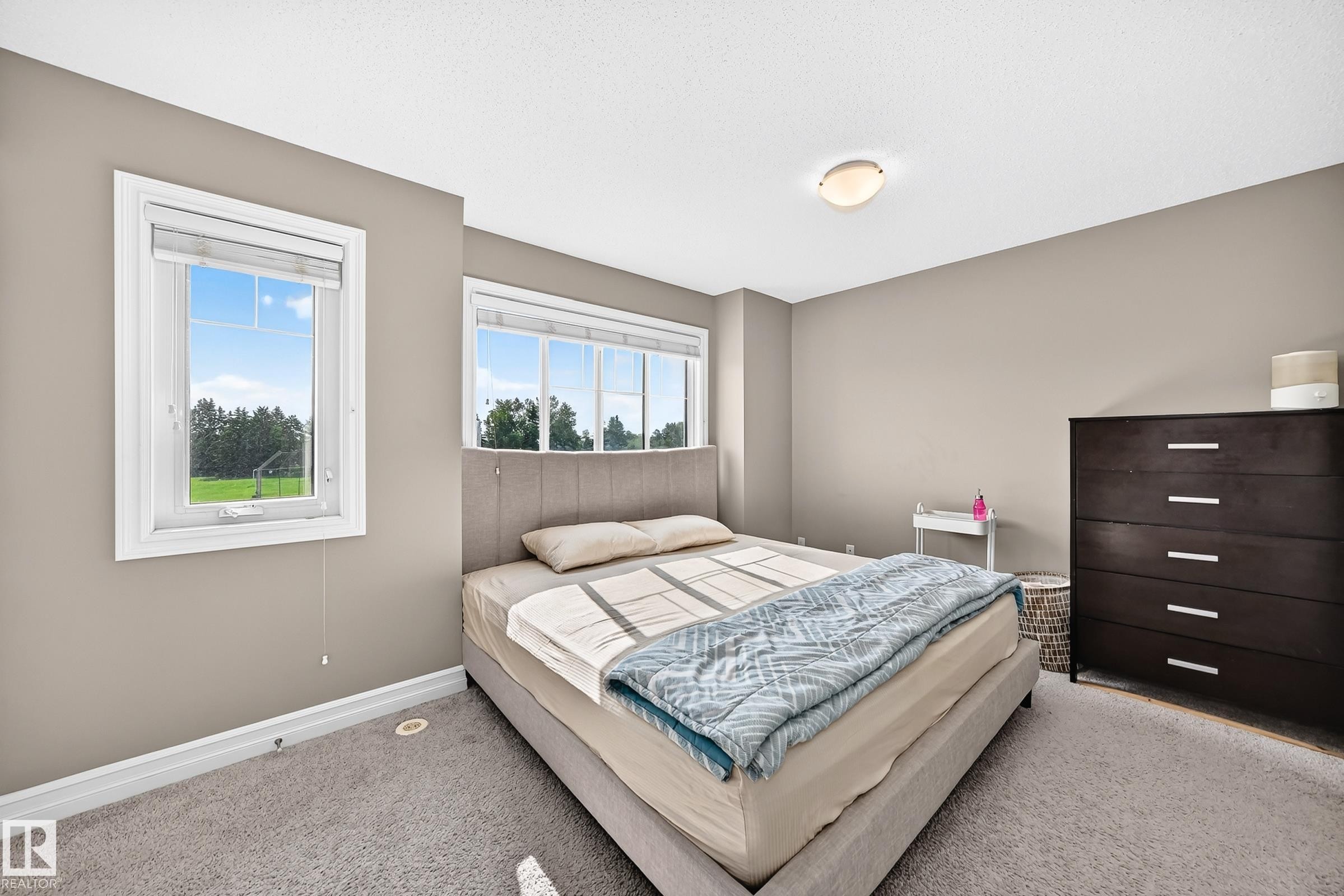 Bedroom - 415 Clareview Rd Nw Nw, Edmonton, AB - Indoor Photo Showing Bedroom