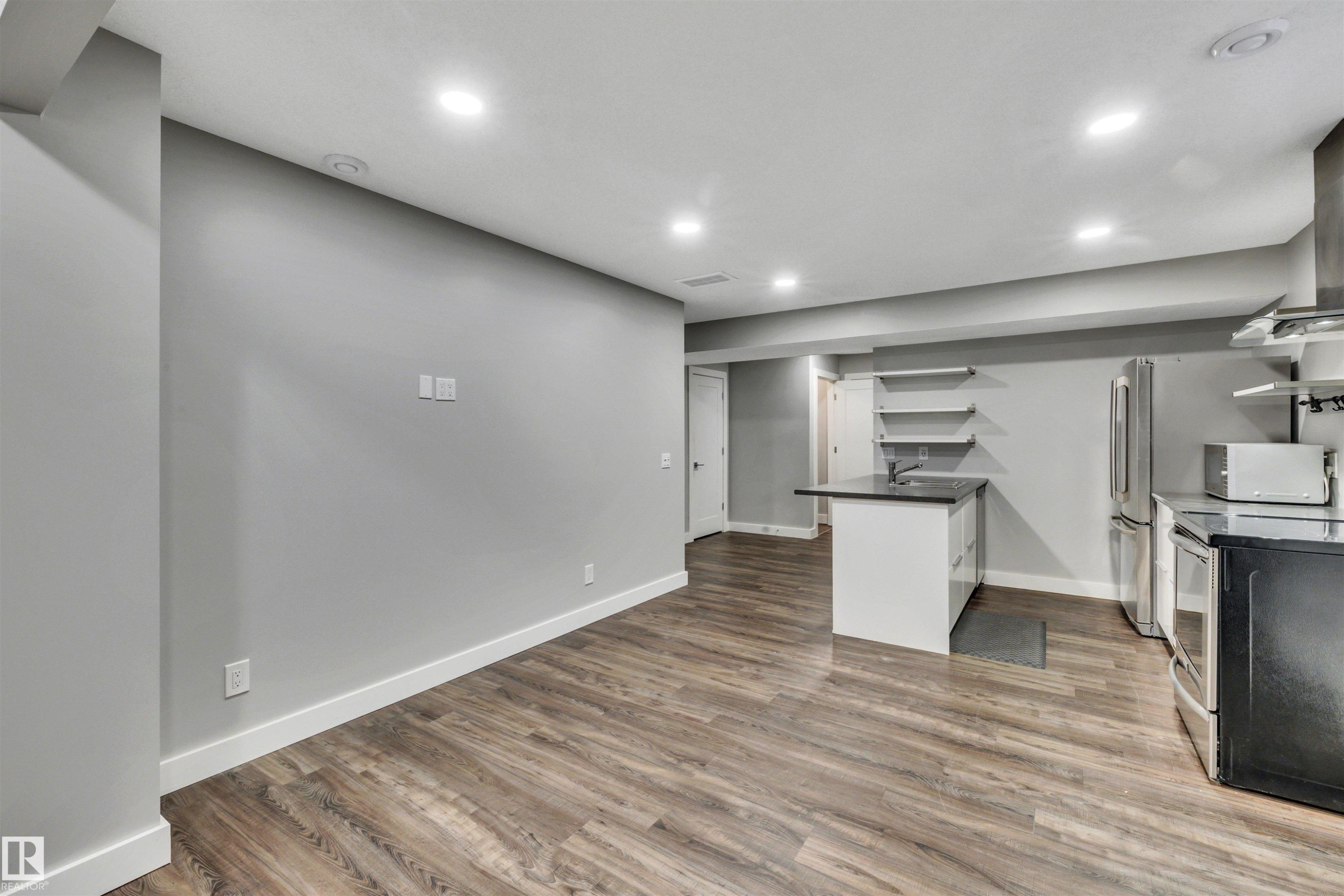 1939 79 Street, Edmonton, AB