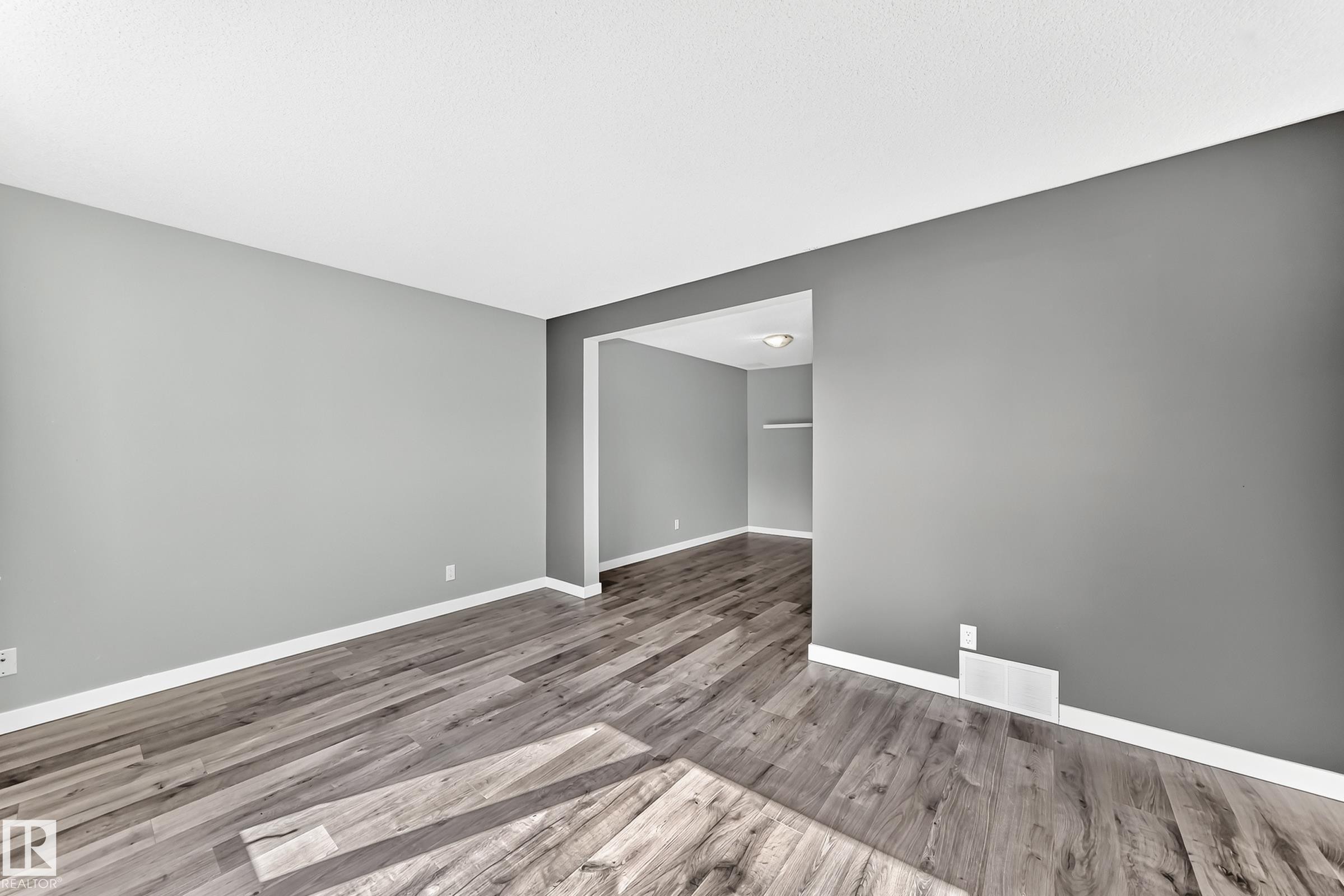 261 Callingwood Two Nw, Edmonton, AB - Indoor Photo Showing Other Room