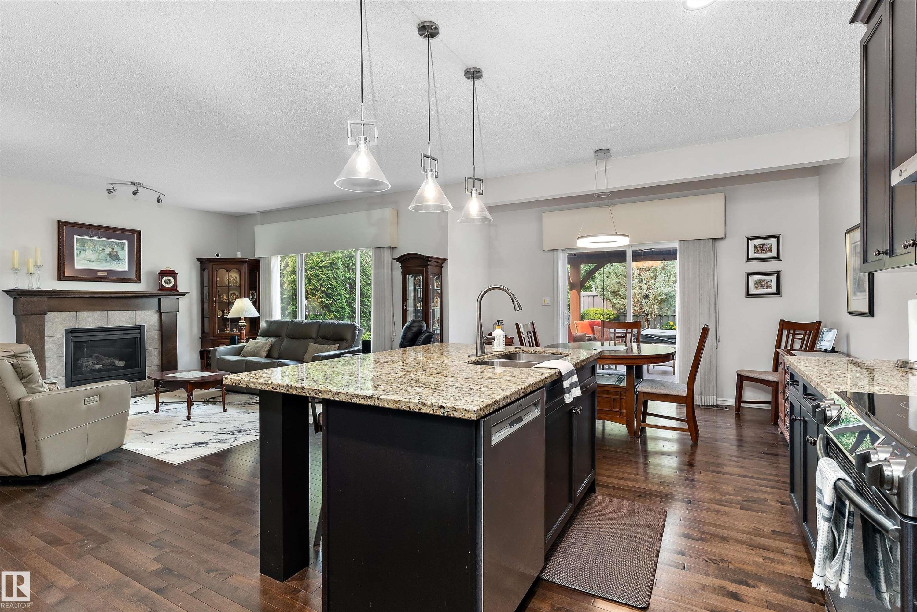 Kitchen - 1097 Armitage Crescent, Edmonton, AB