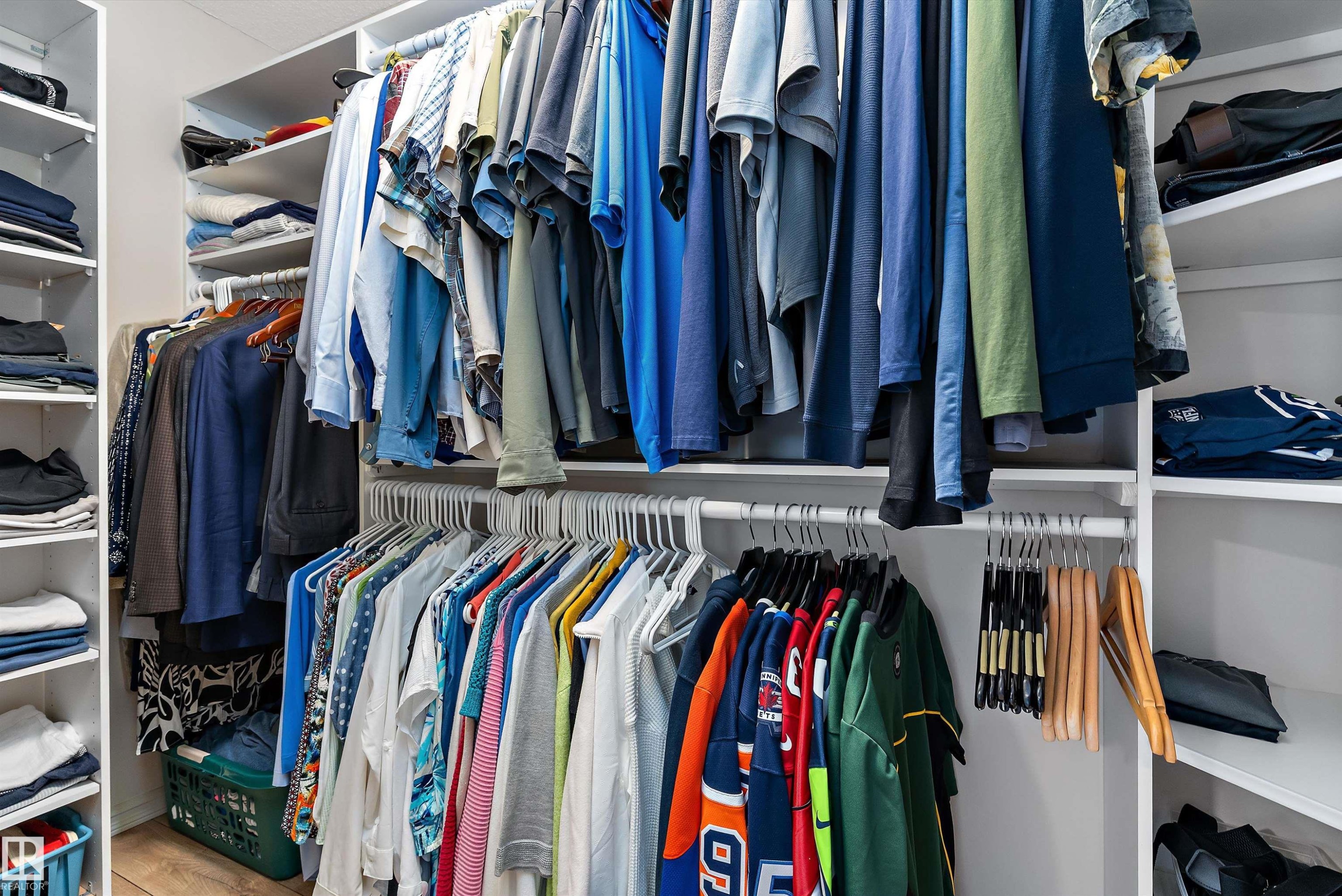 Walk in closet - 1097 Armitage Crescent, Edmonton, AB