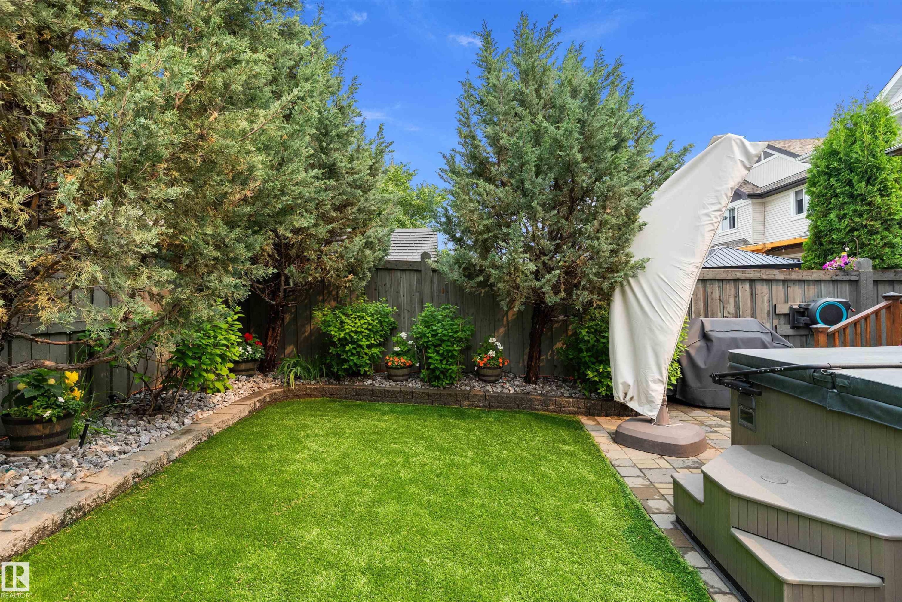 Yard - 1097 Armitage Crescent, Edmonton, AB