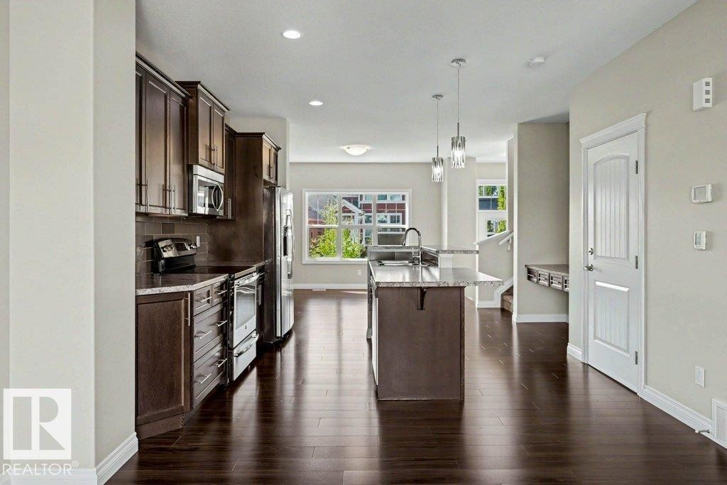 2 Simmonds Place, Leduc, AB - Indoor Photo Showing Kitchen