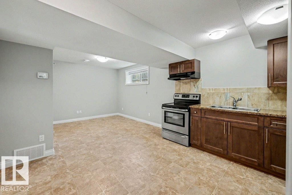 2 Simmonds Place, Leduc, AB - Indoor