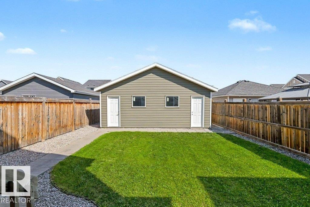 2 Simmonds Place, Leduc, AB - Outdoor