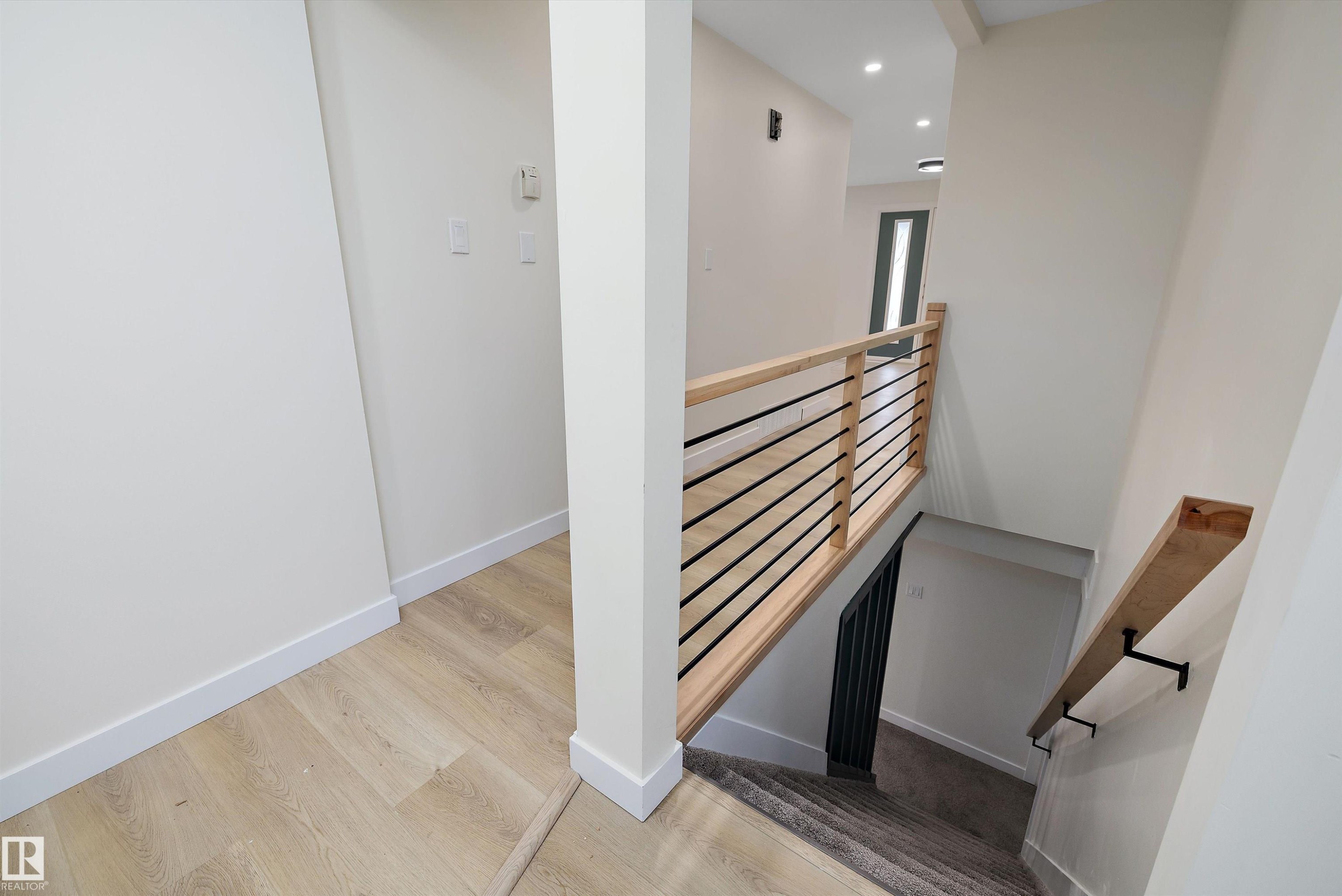 3515 105B Street Nw, Edmonton, AB - Indoor Photo Showing Other Room