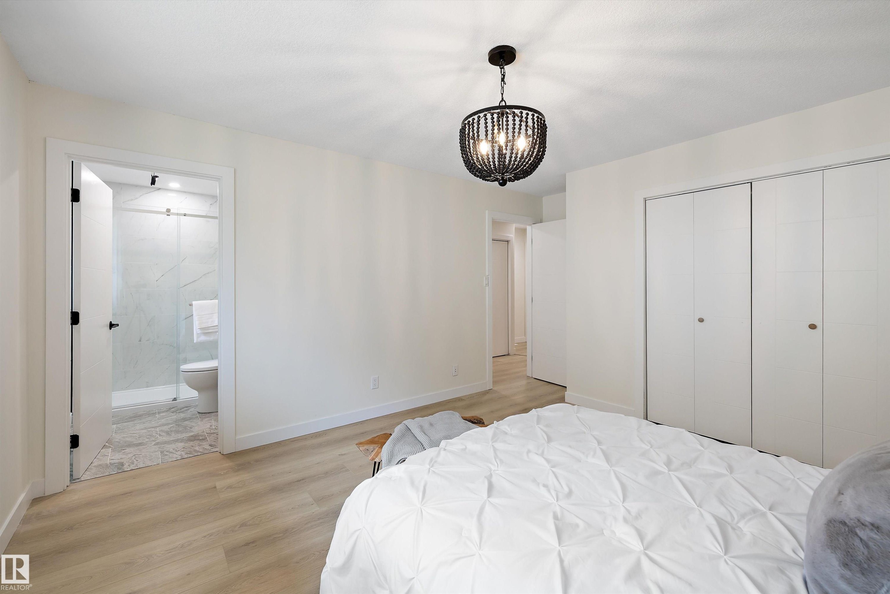 3515 105B Street Nw, Edmonton, AB - Indoor Photo Showing Bedroom