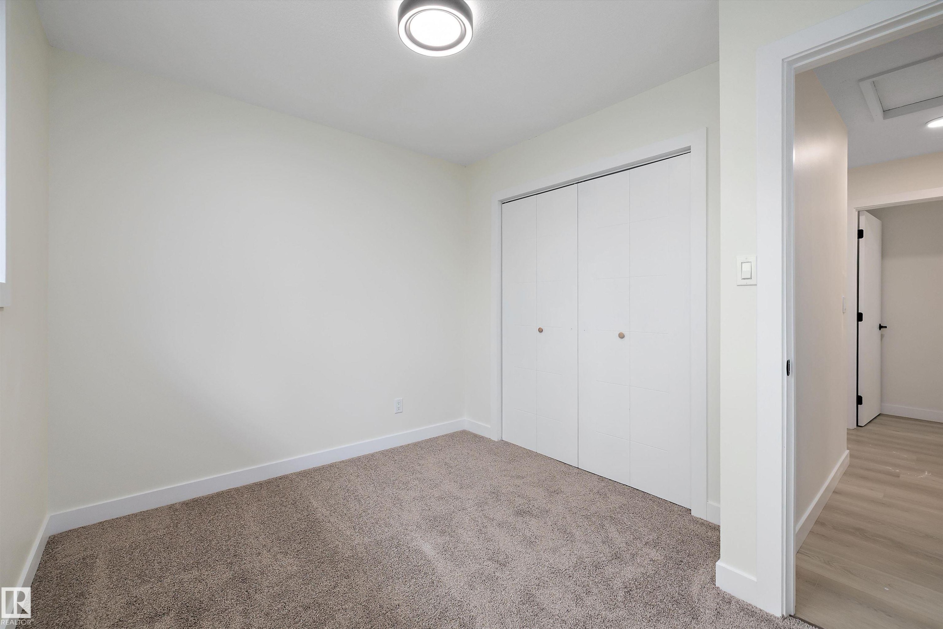 3515 105B Street Nw, Edmonton, AB - Indoor Photo Showing Other Room
