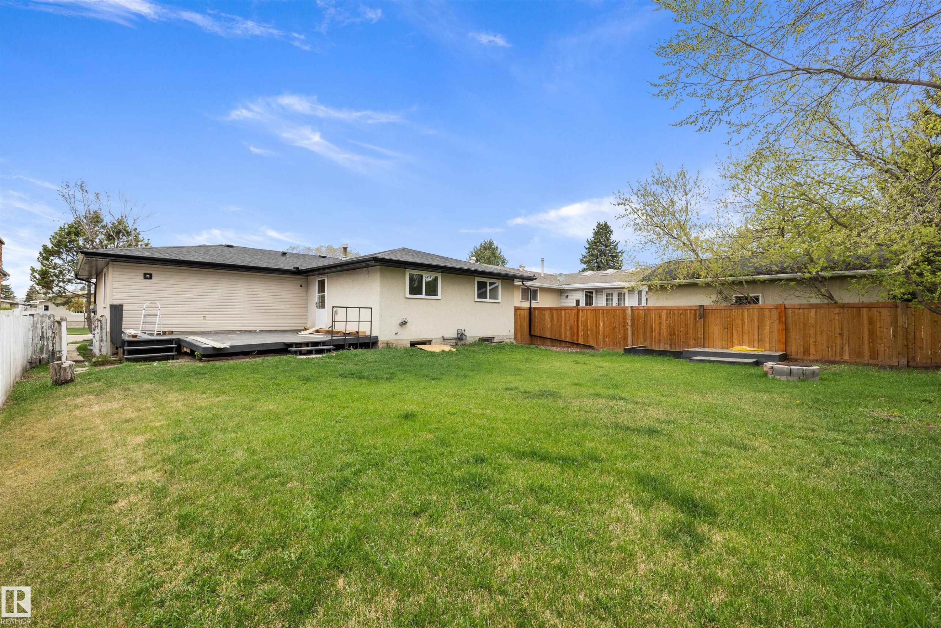 3515 105B Street Nw, Edmonton, AB - Outdoor With Backyard