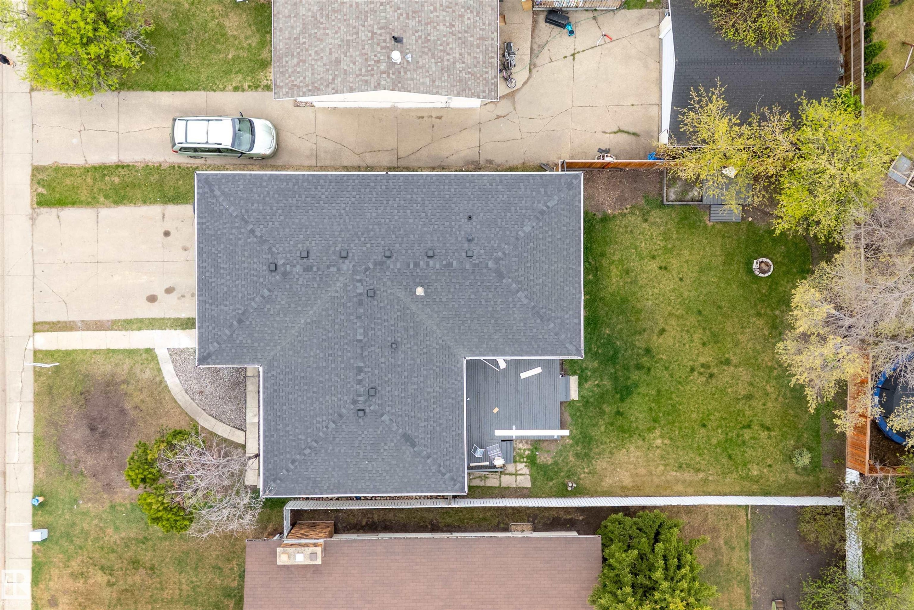 3515 105B Street Nw, Edmonton, AB - Outdoor