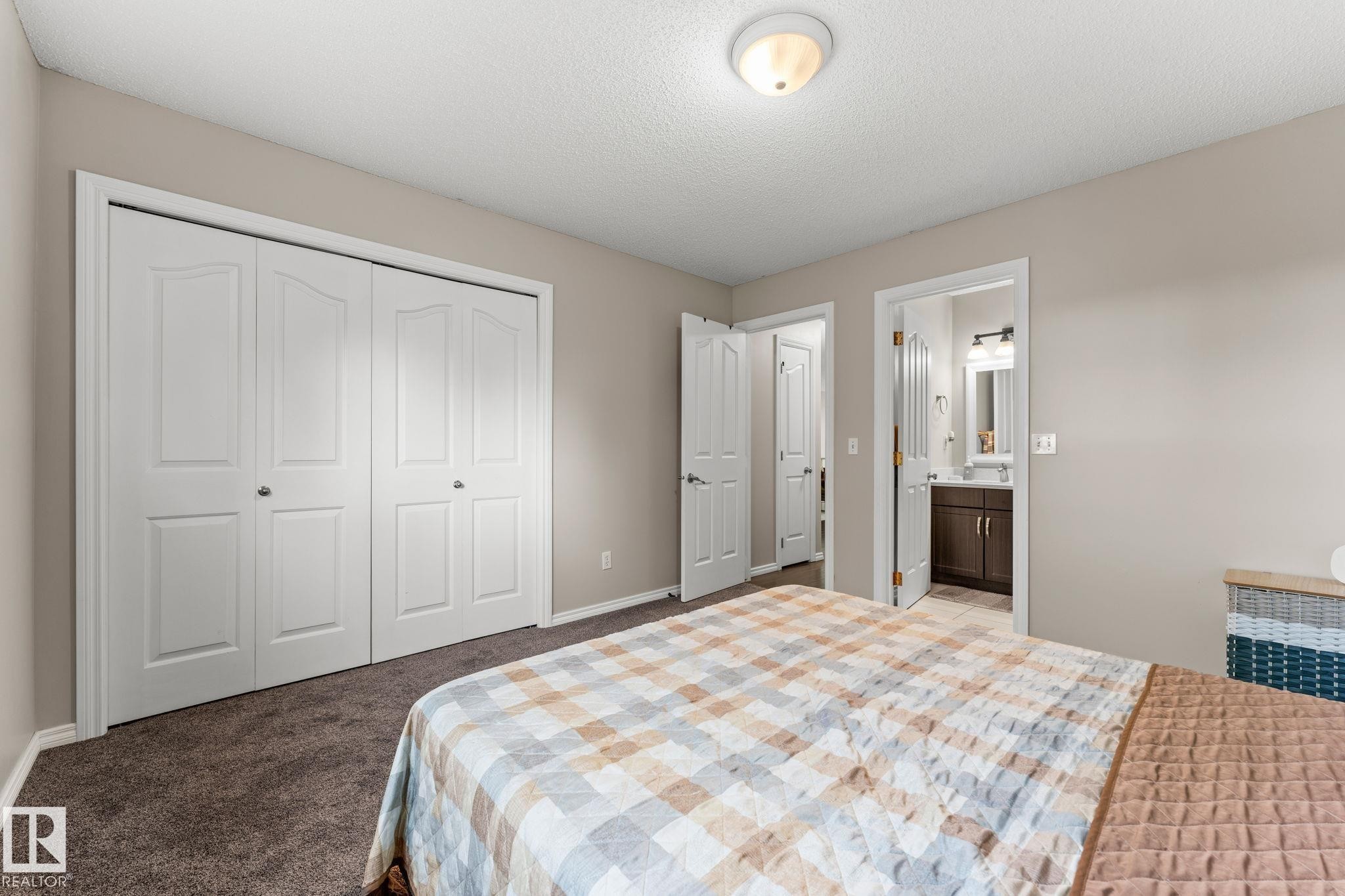 16211 90 Street Nw, Edmonton, AB