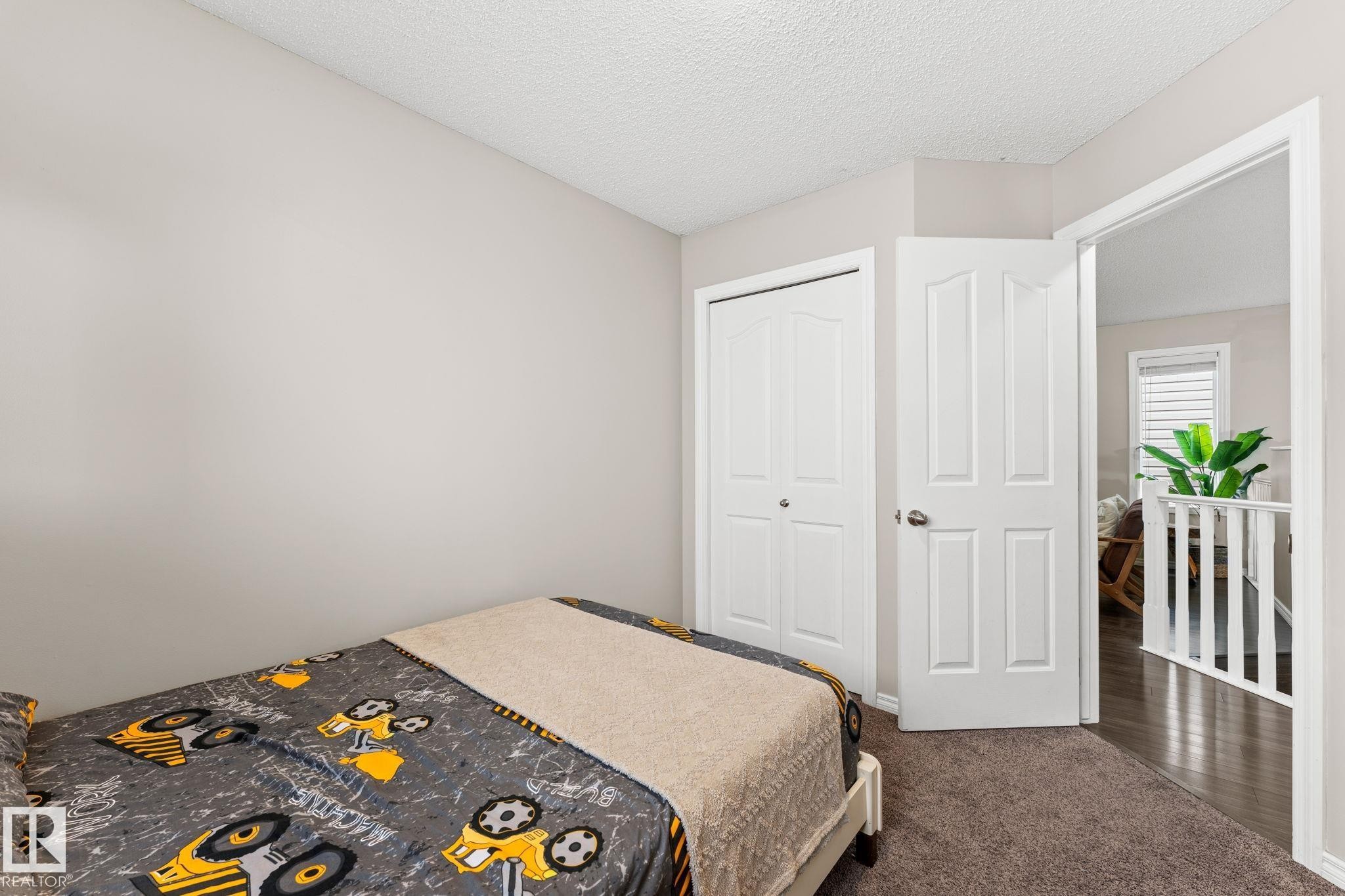 16211 90 Street Nw, Edmonton, AB