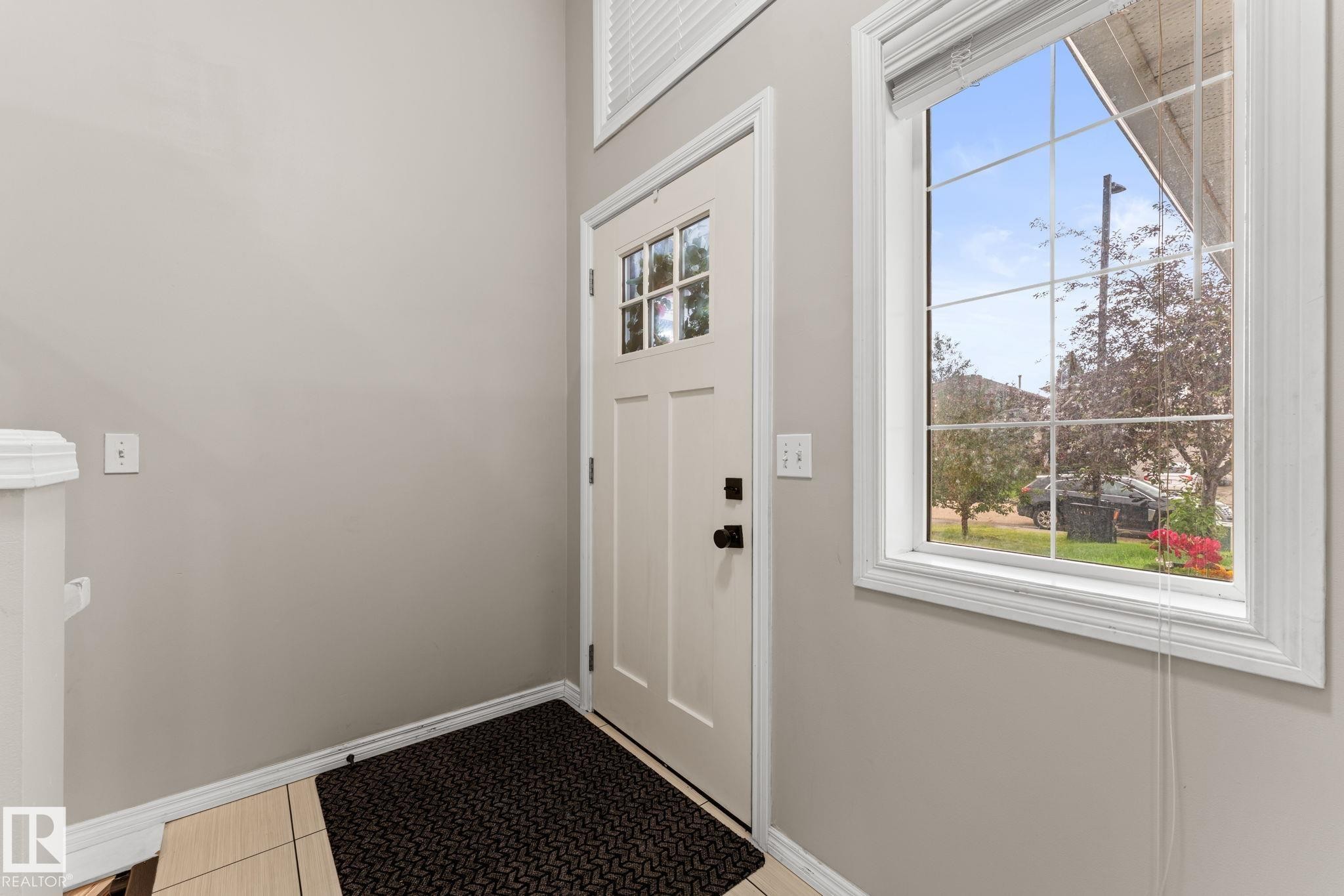 16211 90 Street Nw, Edmonton, AB
