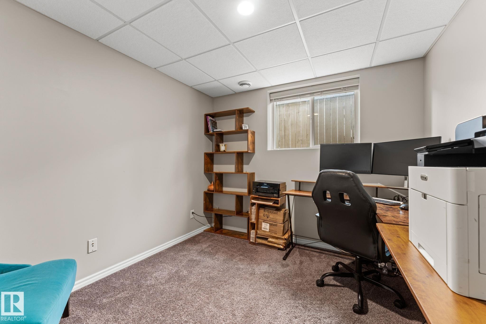 16211 90 Street Nw, Edmonton, AB