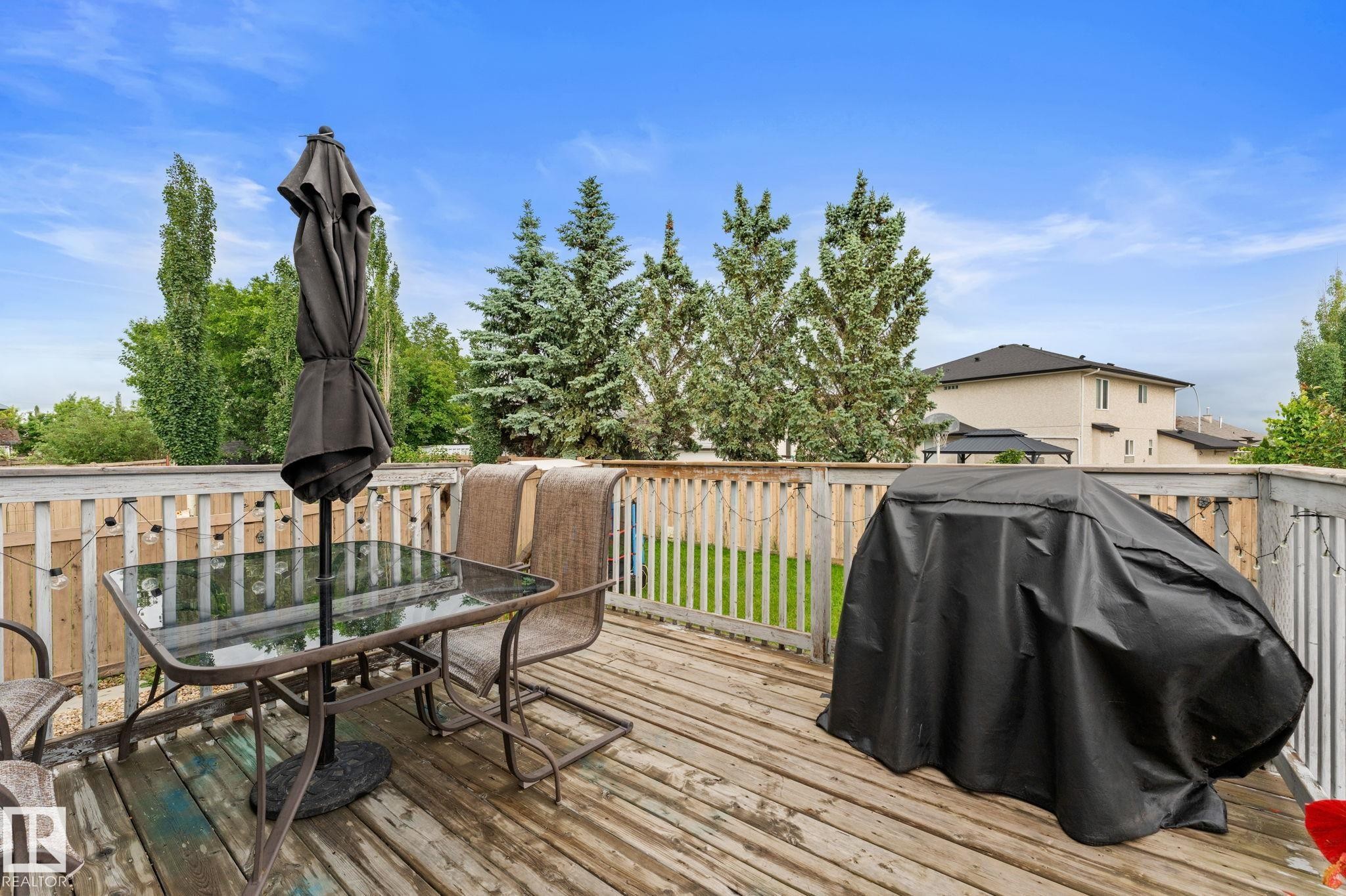 16211 90 Street Nw, Edmonton, AB