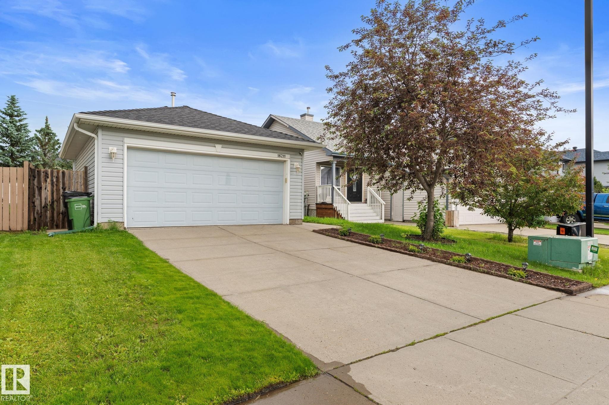 16211 90 Street Nw, Edmonton, AB