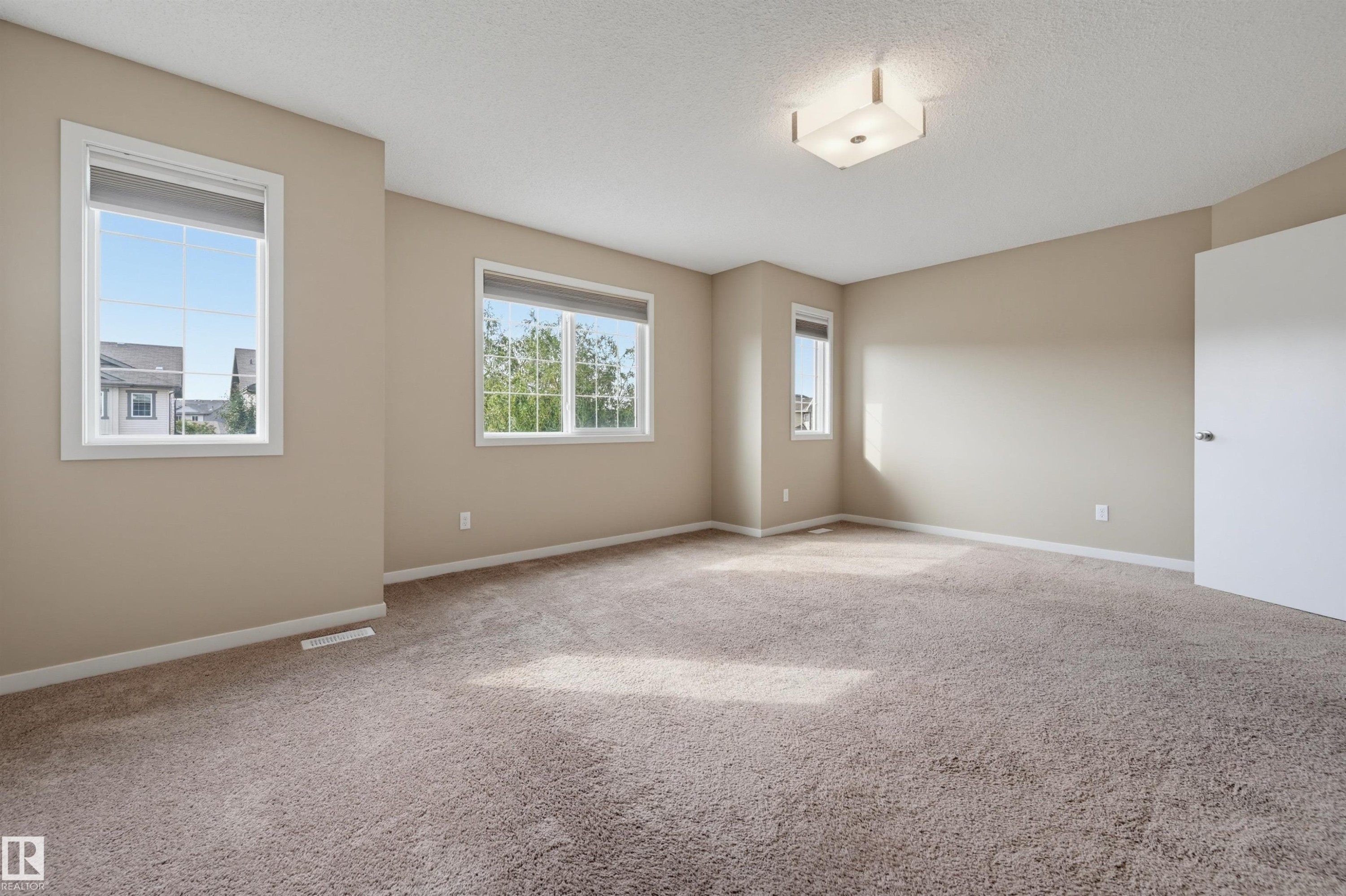 16428 12 Avenue, Edmonton, AB