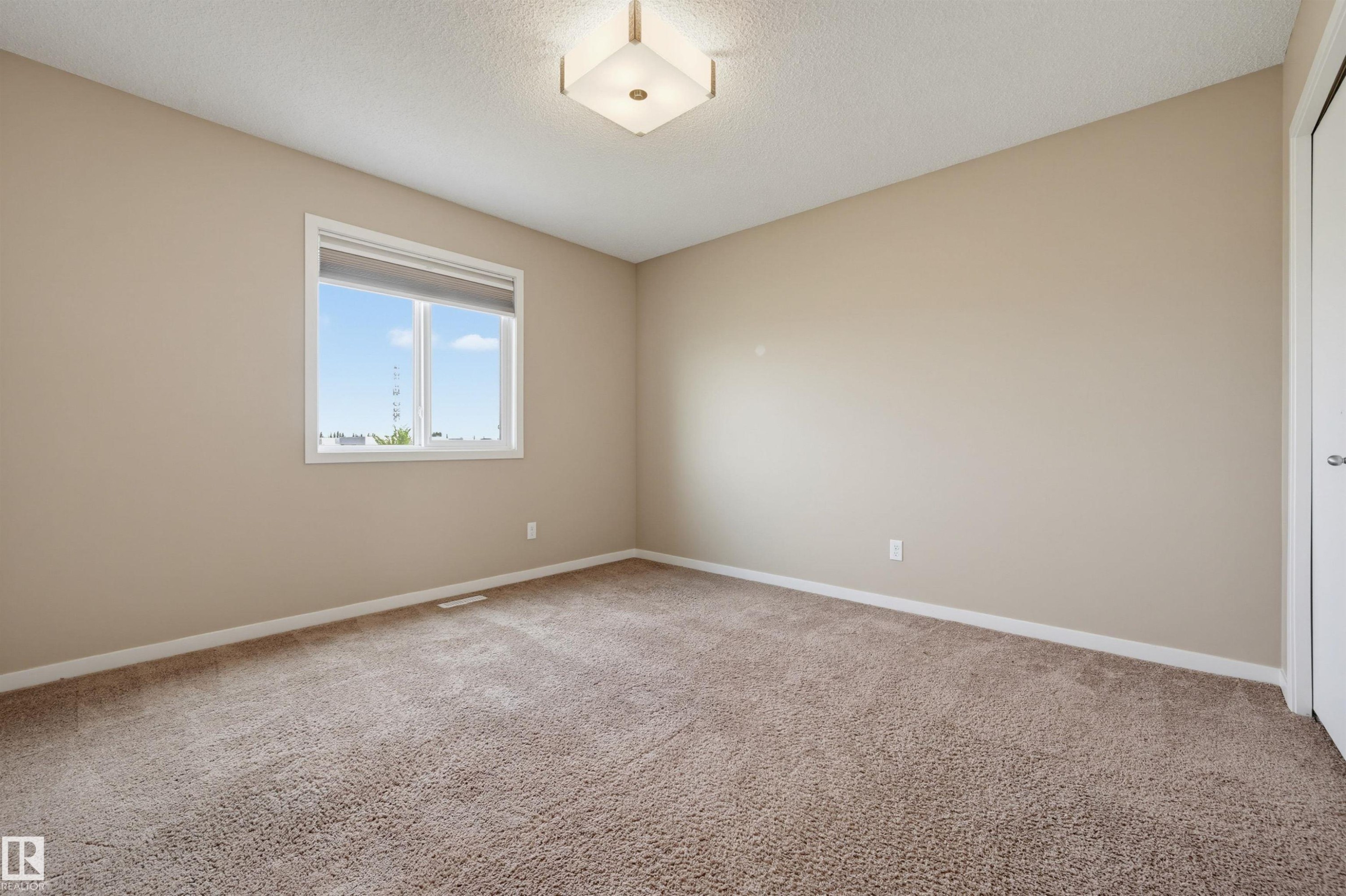 16428 12 Avenue, Edmonton, AB