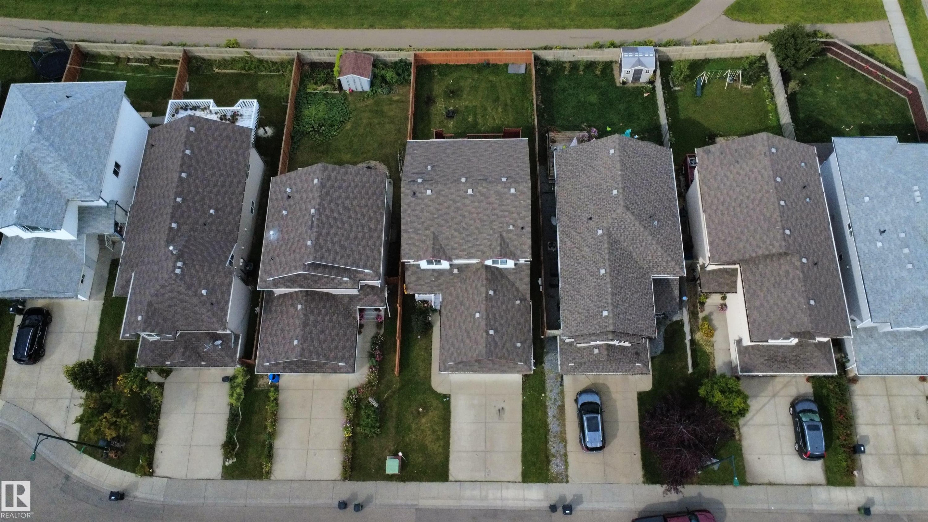 Aerial perspective showcasing multiple residential properties - 1216 37C Avenue Nw, Edmonton, AB - Outdoor