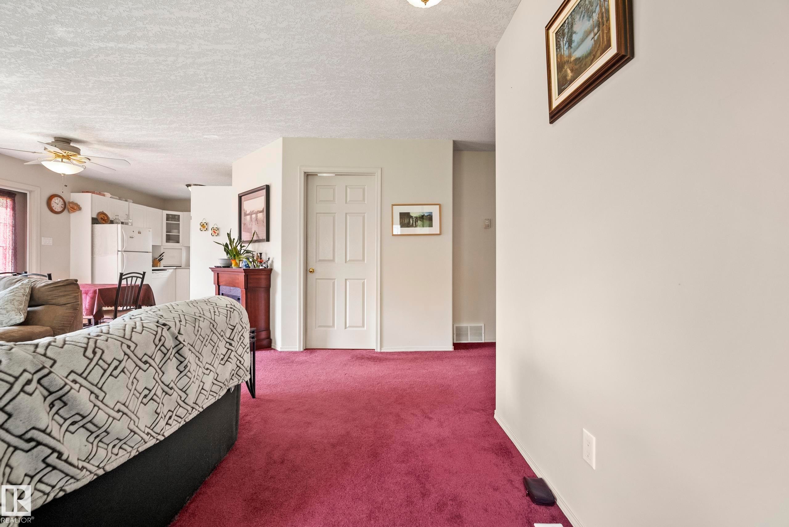 5011 64 Street, Rural Lac Ste. Anne County, AB - Indoor
