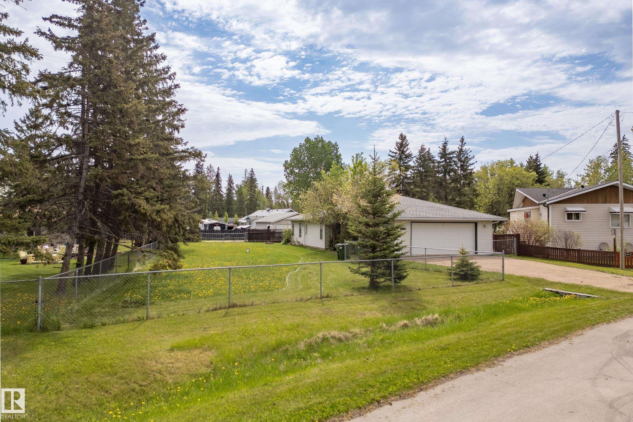 5011 64 Street, Rural Lac Ste. Anne County, AB - Outdoor