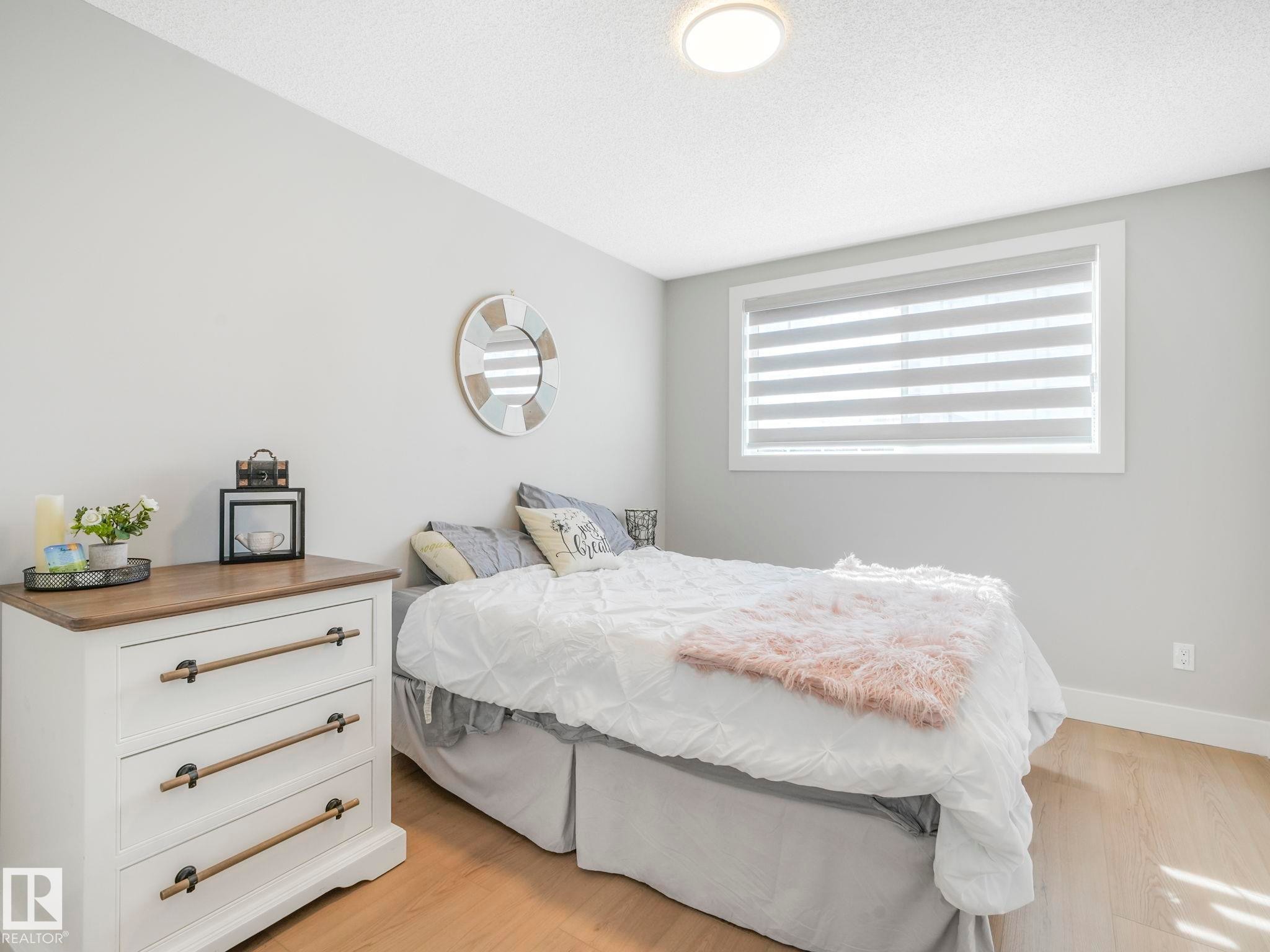10336 178 Avenue Nw, Edmonton, AB - Indoor Photo Showing Bedroom