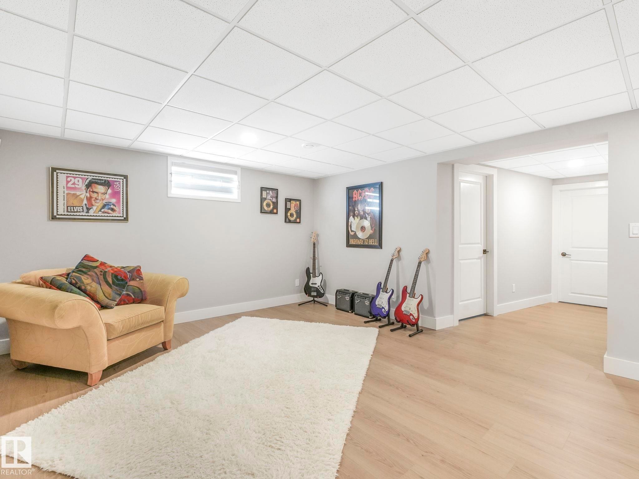 10336 178 Avenue Nw, Edmonton, AB - Indoor