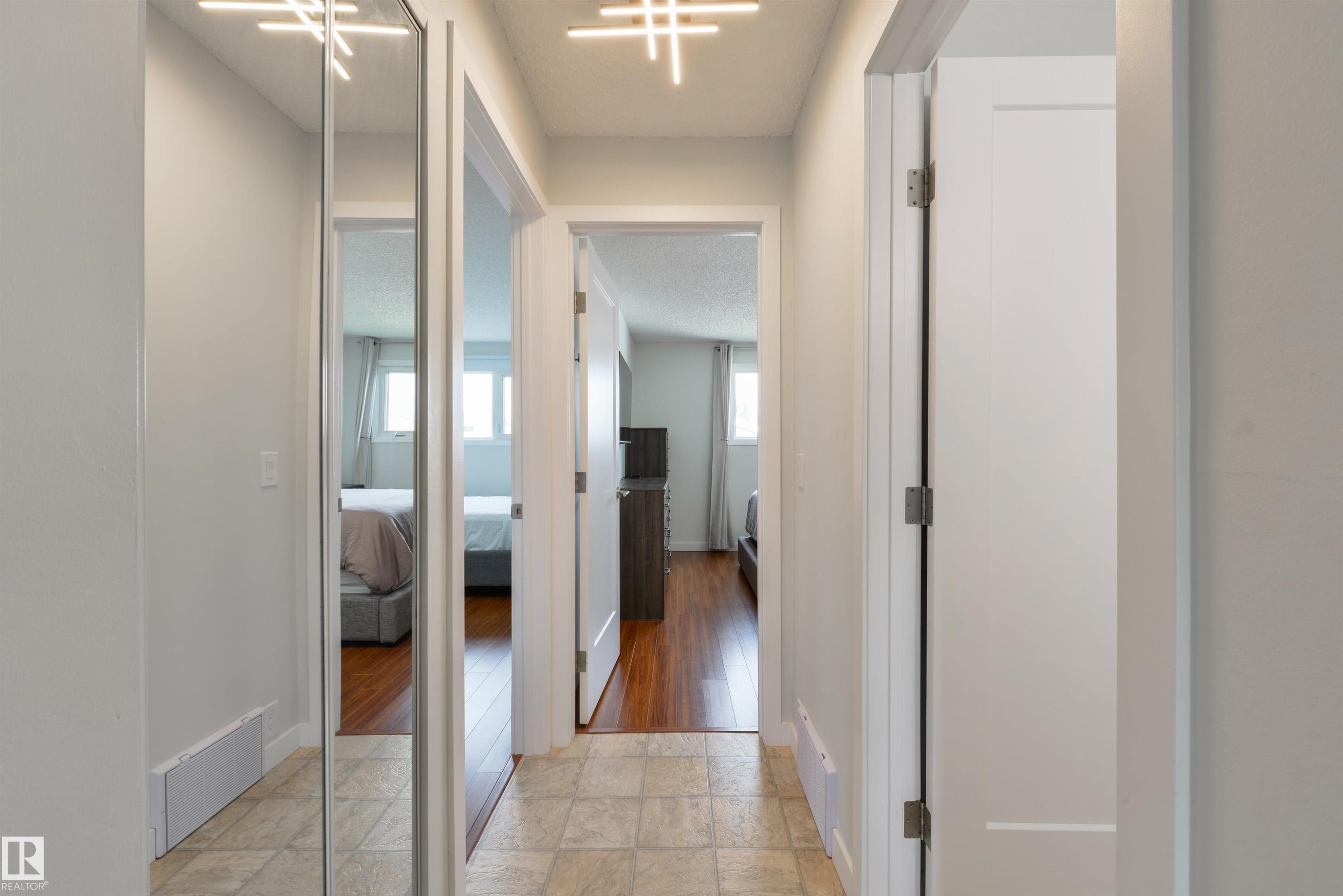 18423 96A Avenue Nw, Edmonton, AB - Indoor Photo Showing Other Room
