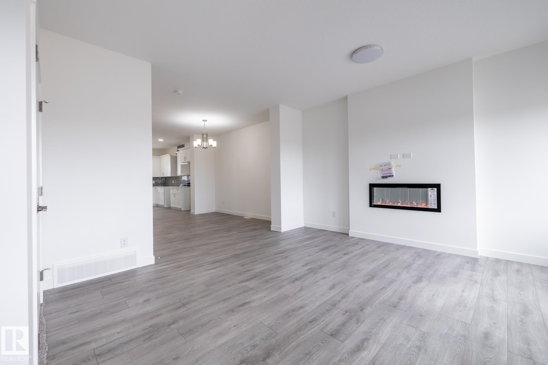15643 2 Street, Edmonton, AB