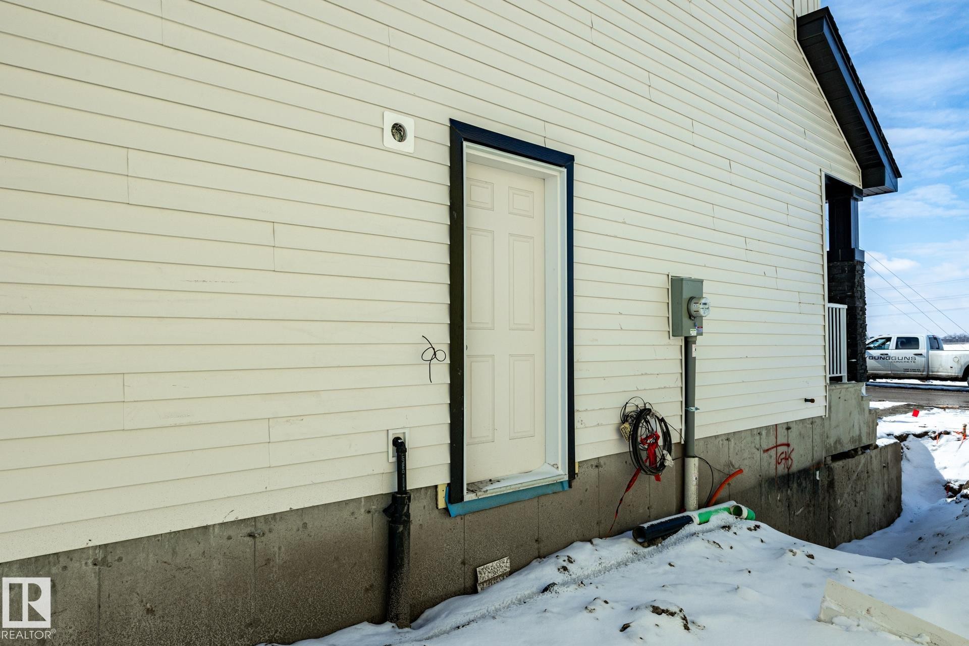 15647 2 Street, Edmonton, AB