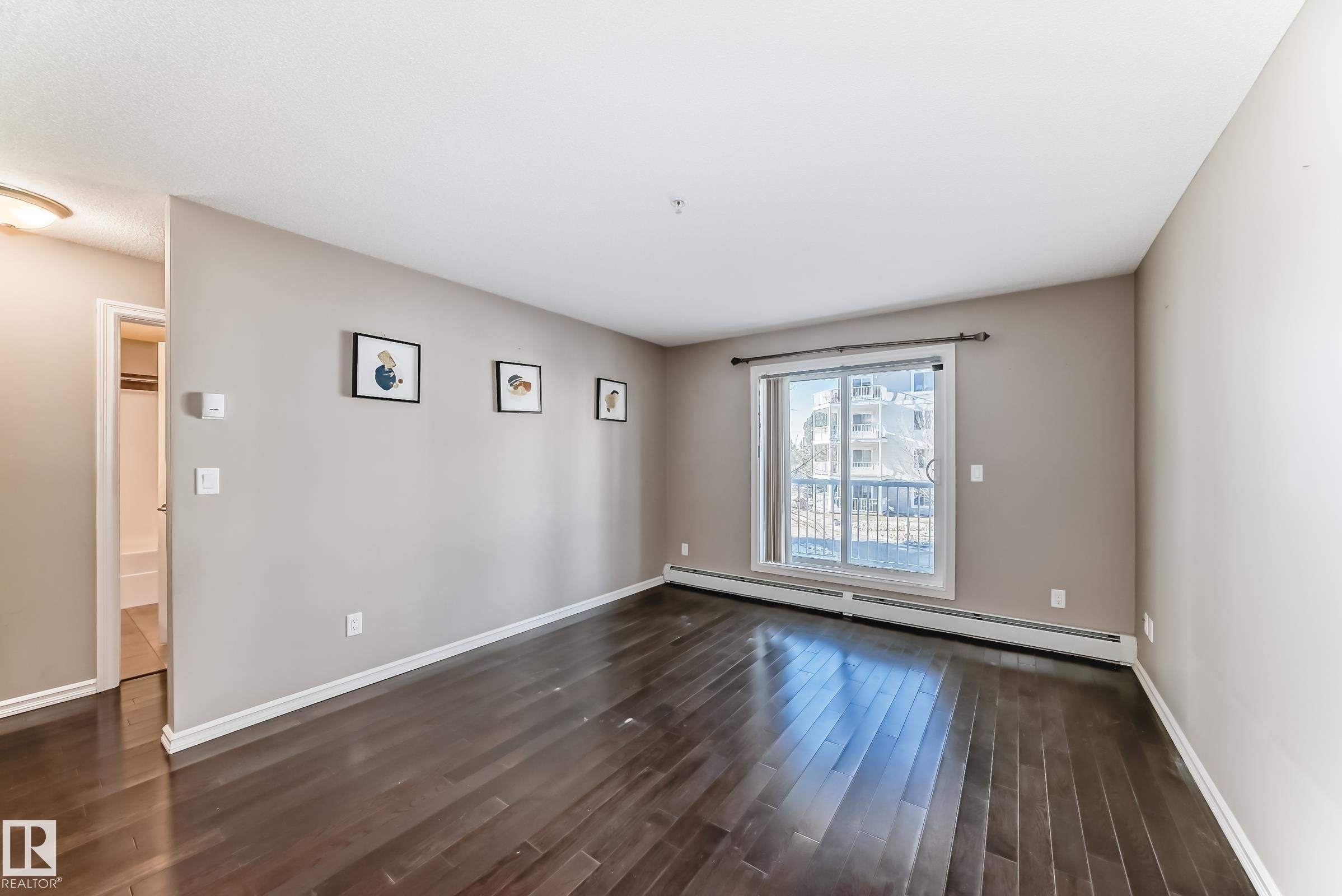 208 2204 44 Ave, Edmonton, AB