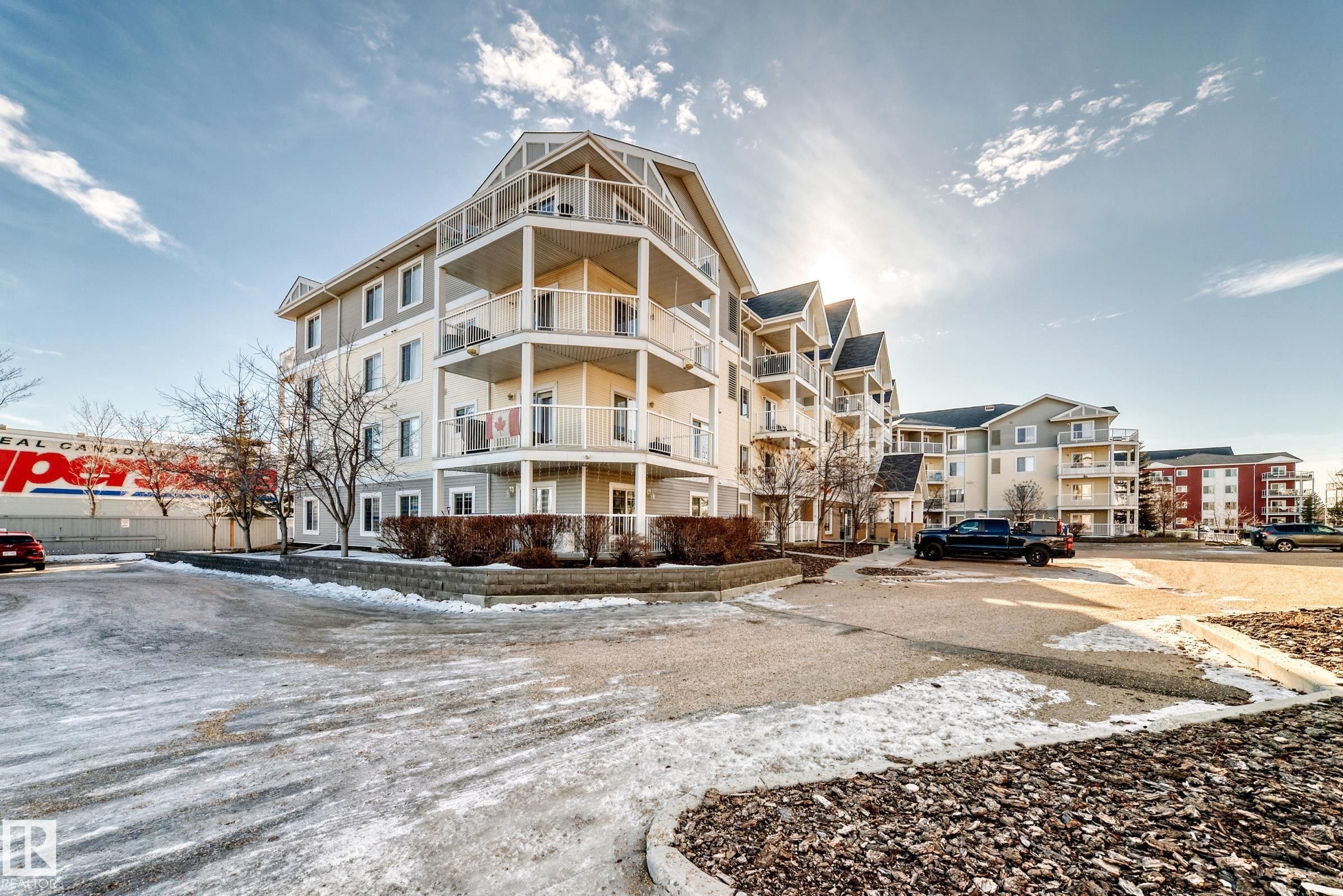 208 2204 44 Ave, Edmonton, AB