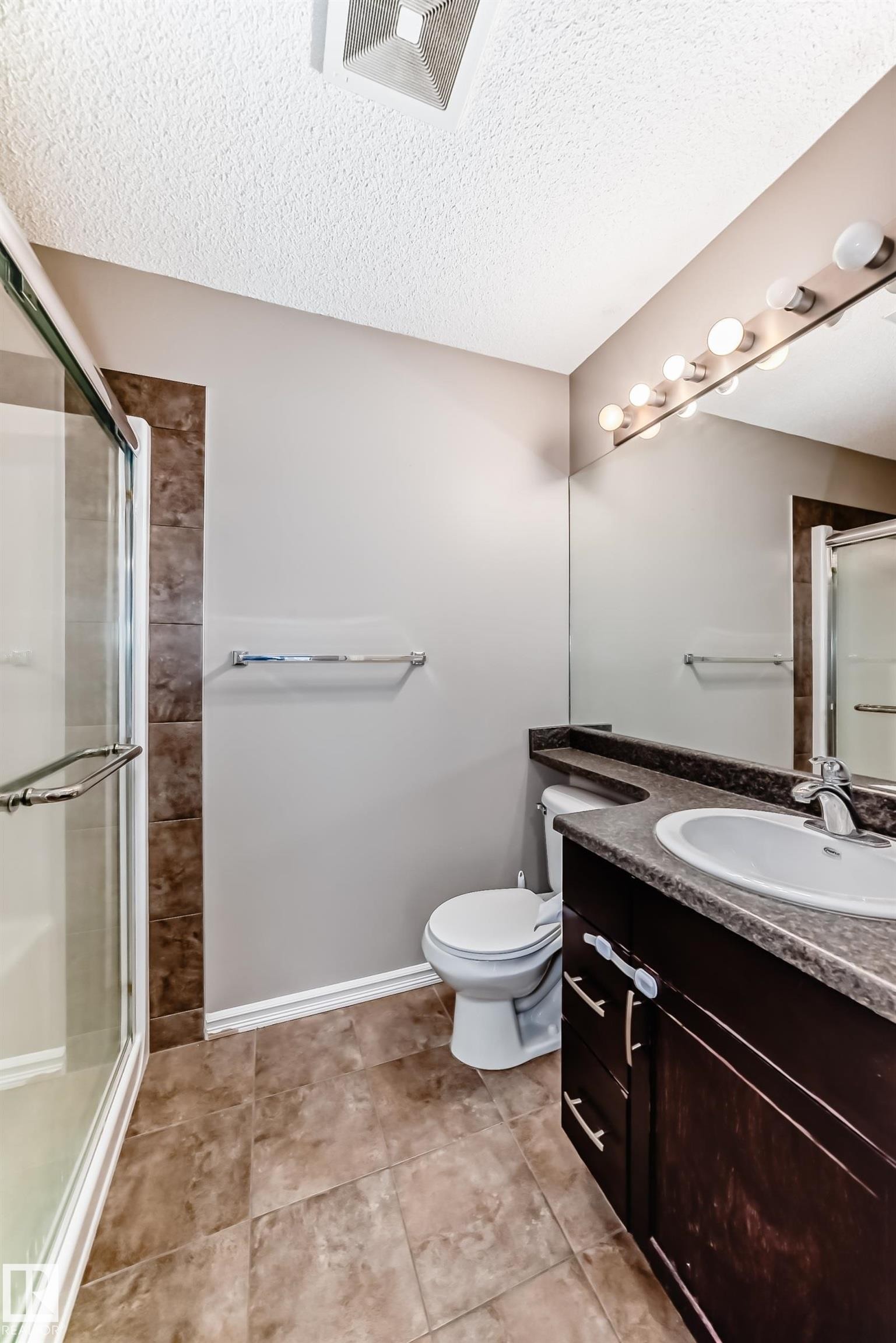 208 2204 44 Ave, Edmonton, AB