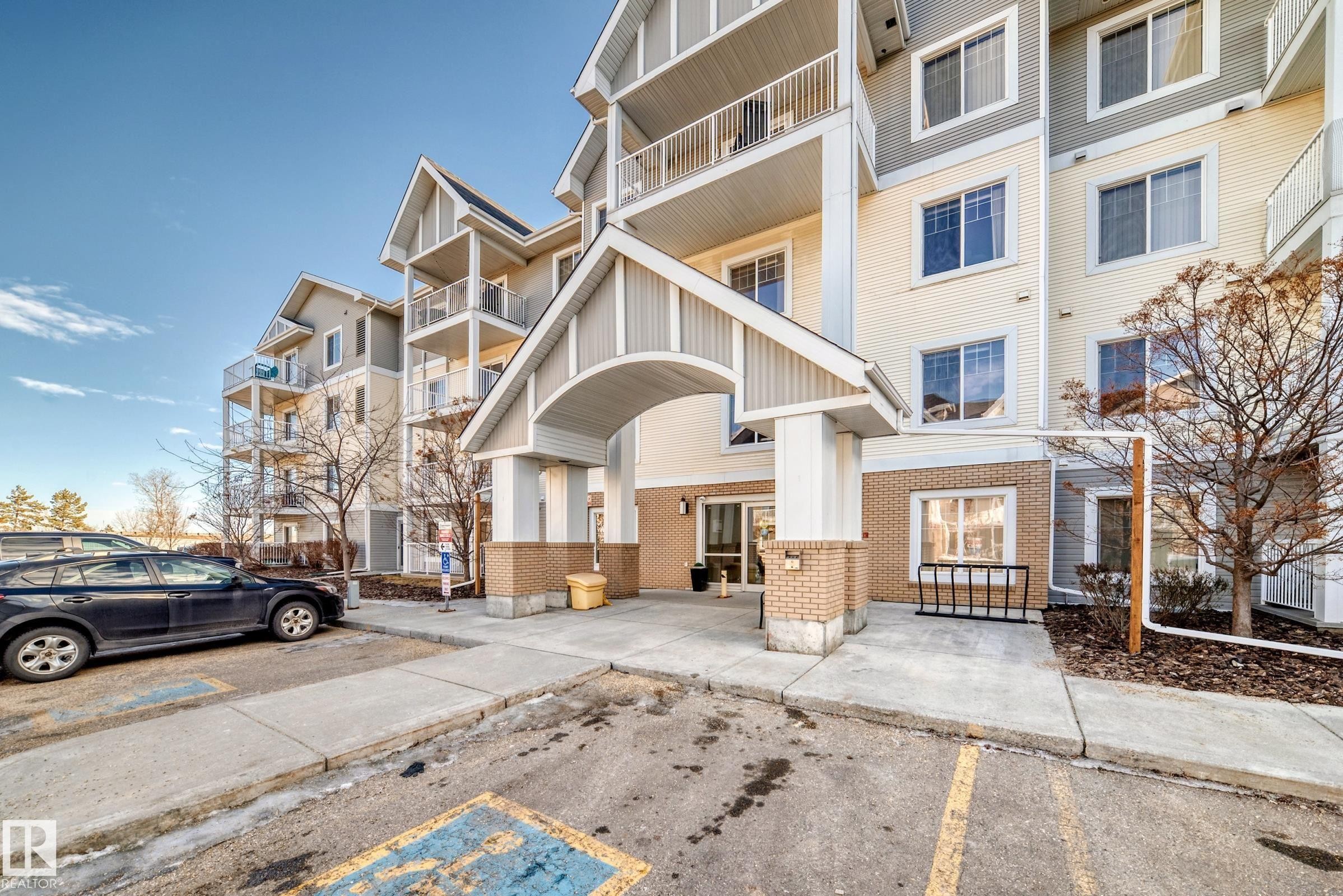 208 2204 44 Ave, Edmonton, AB