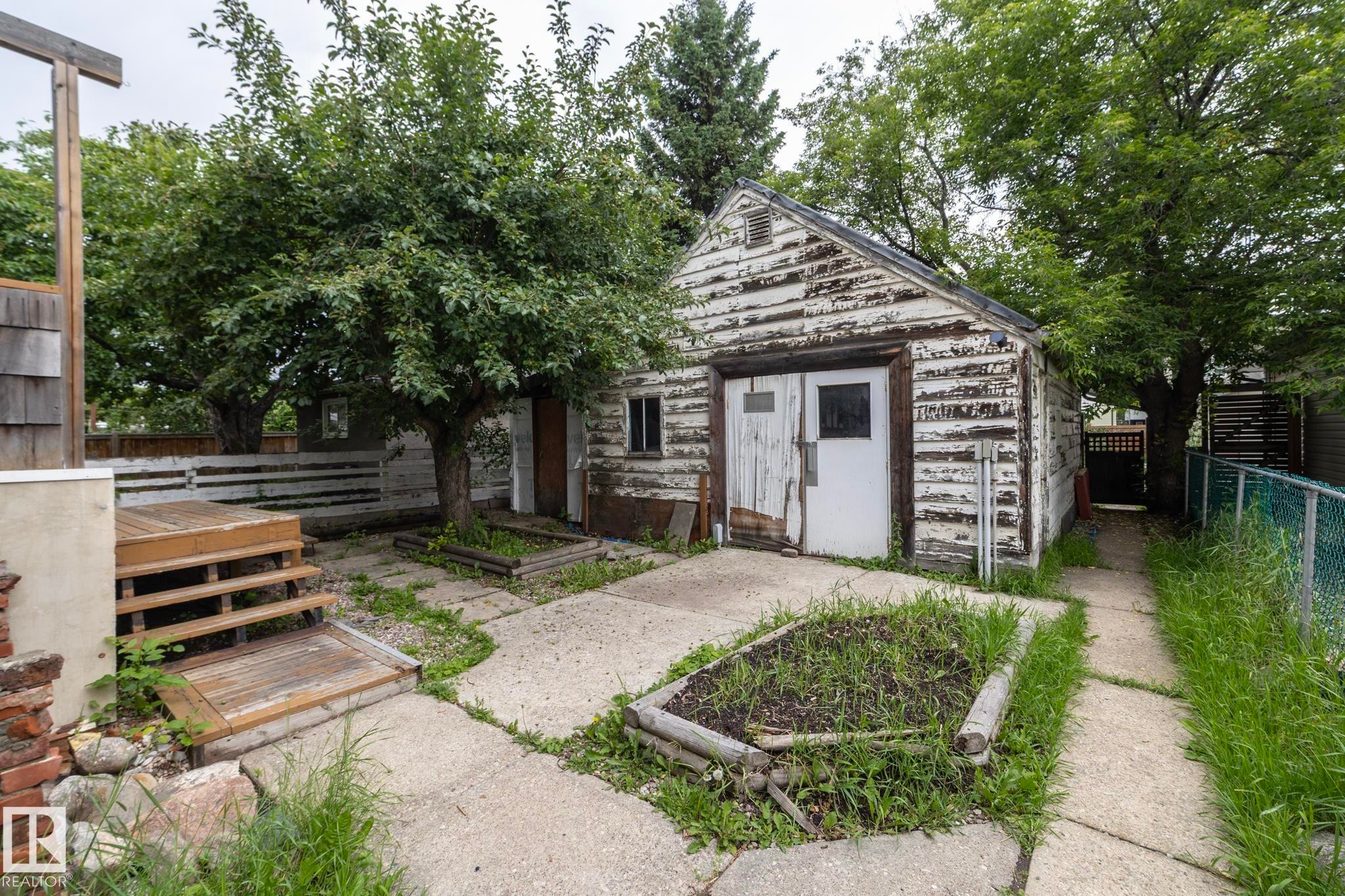 9820 79 Avenue, Edmonton, AB