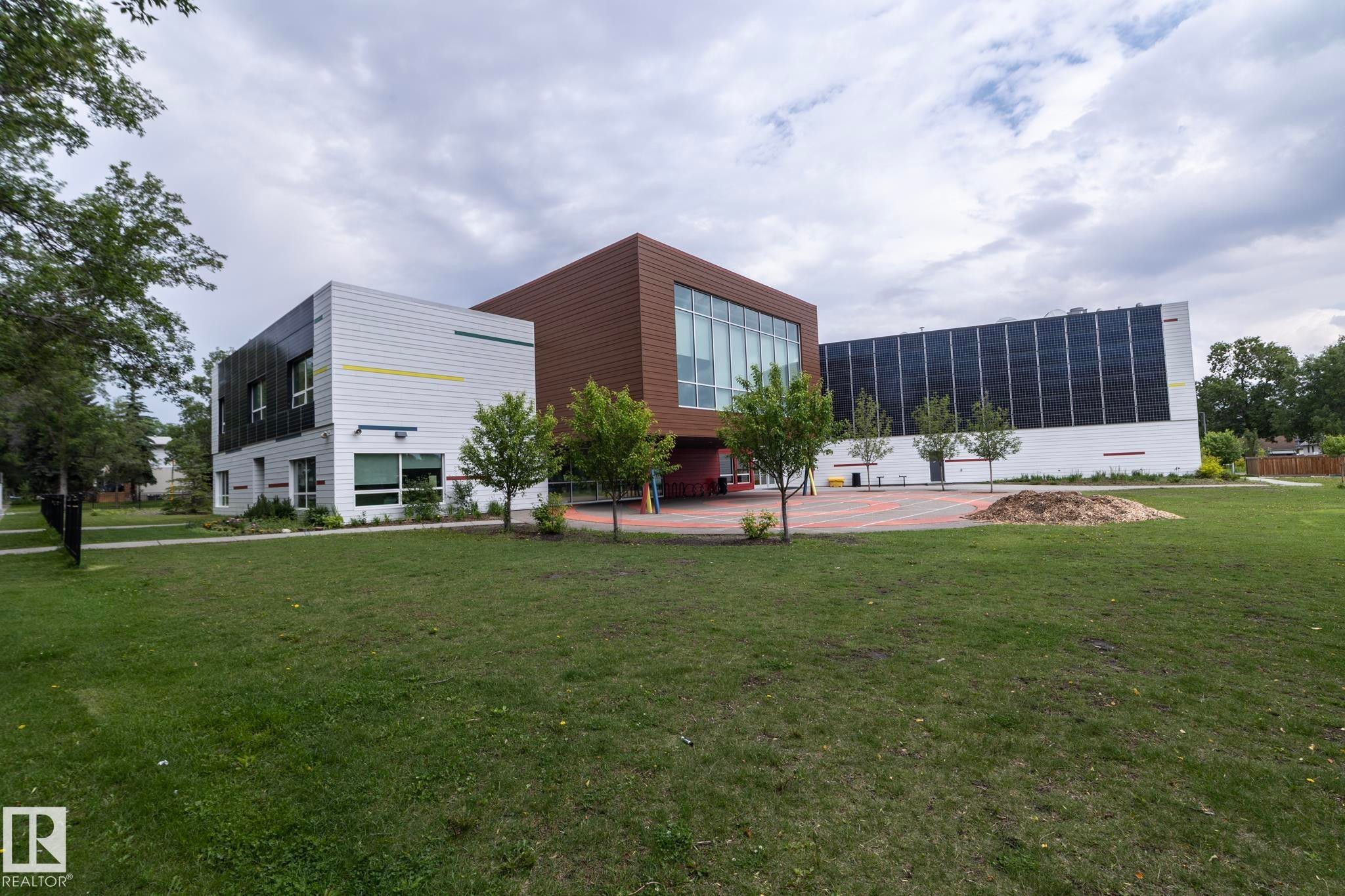 9820 79 Avenue, Edmonton, AB
