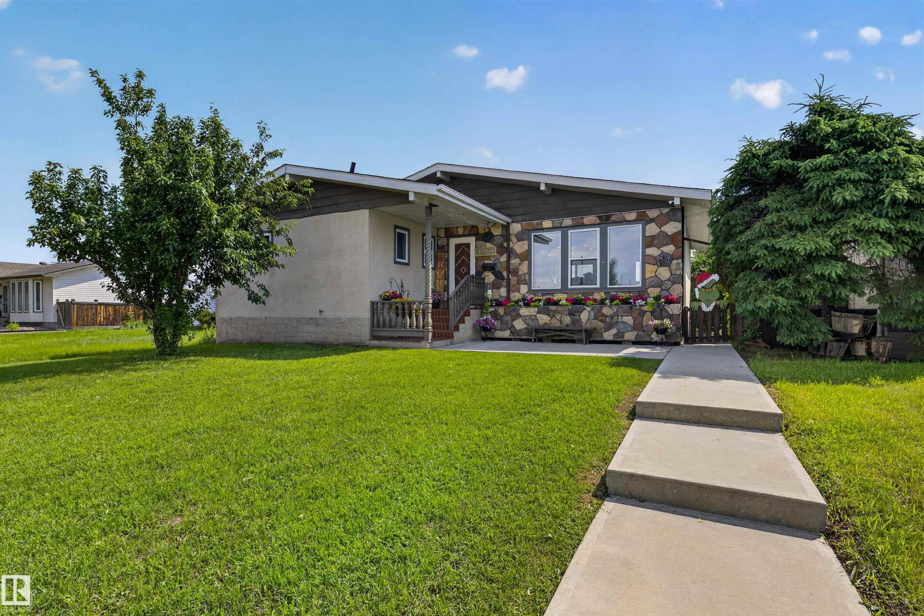 13407 59 Street Nw, Edmonton, AB - Outdoor
