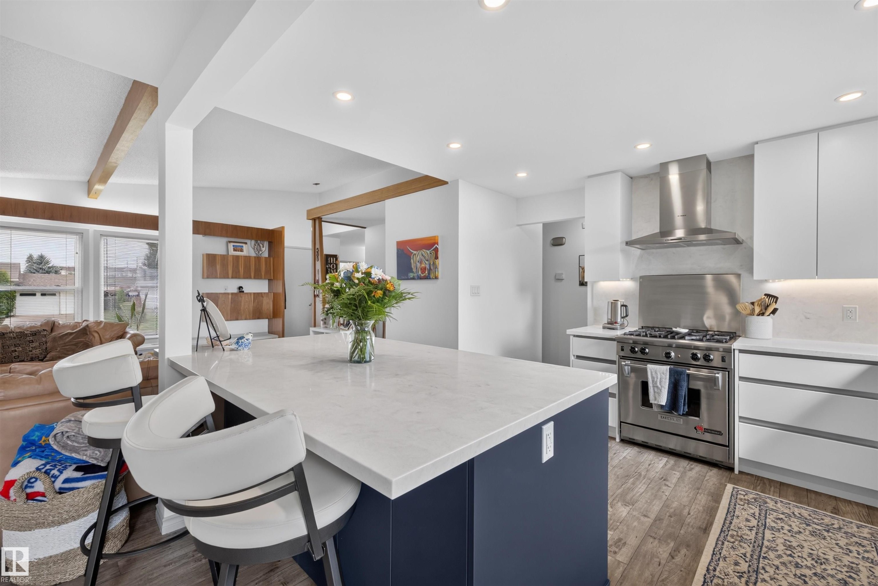 13407 59 Street Nw, Edmonton, AB - Indoor Photo Showing Kitchen With Upgraded Kitchen