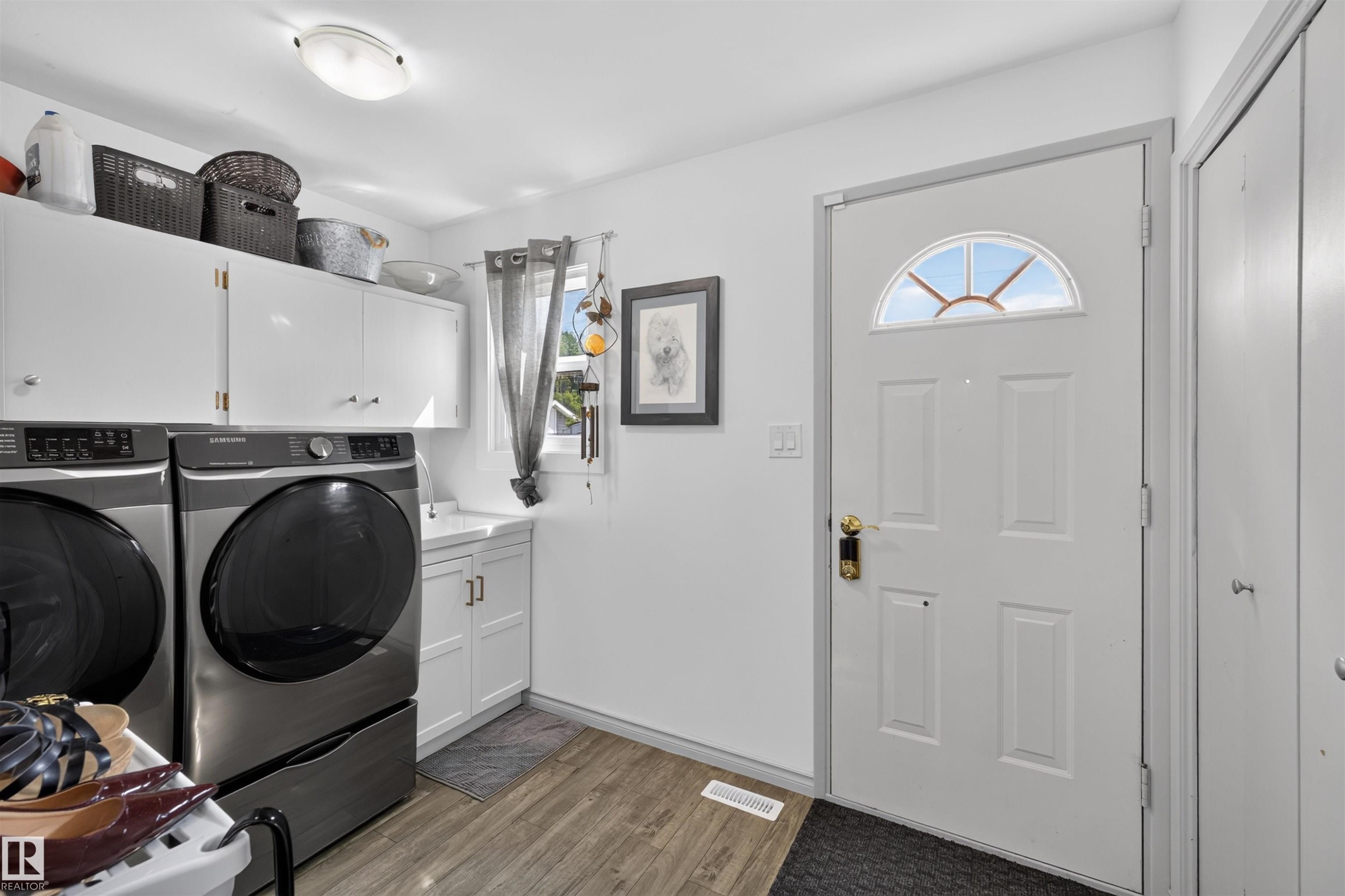 13407 59 Street Nw, Edmonton, AB - Indoor Photo Showing Laundry Room