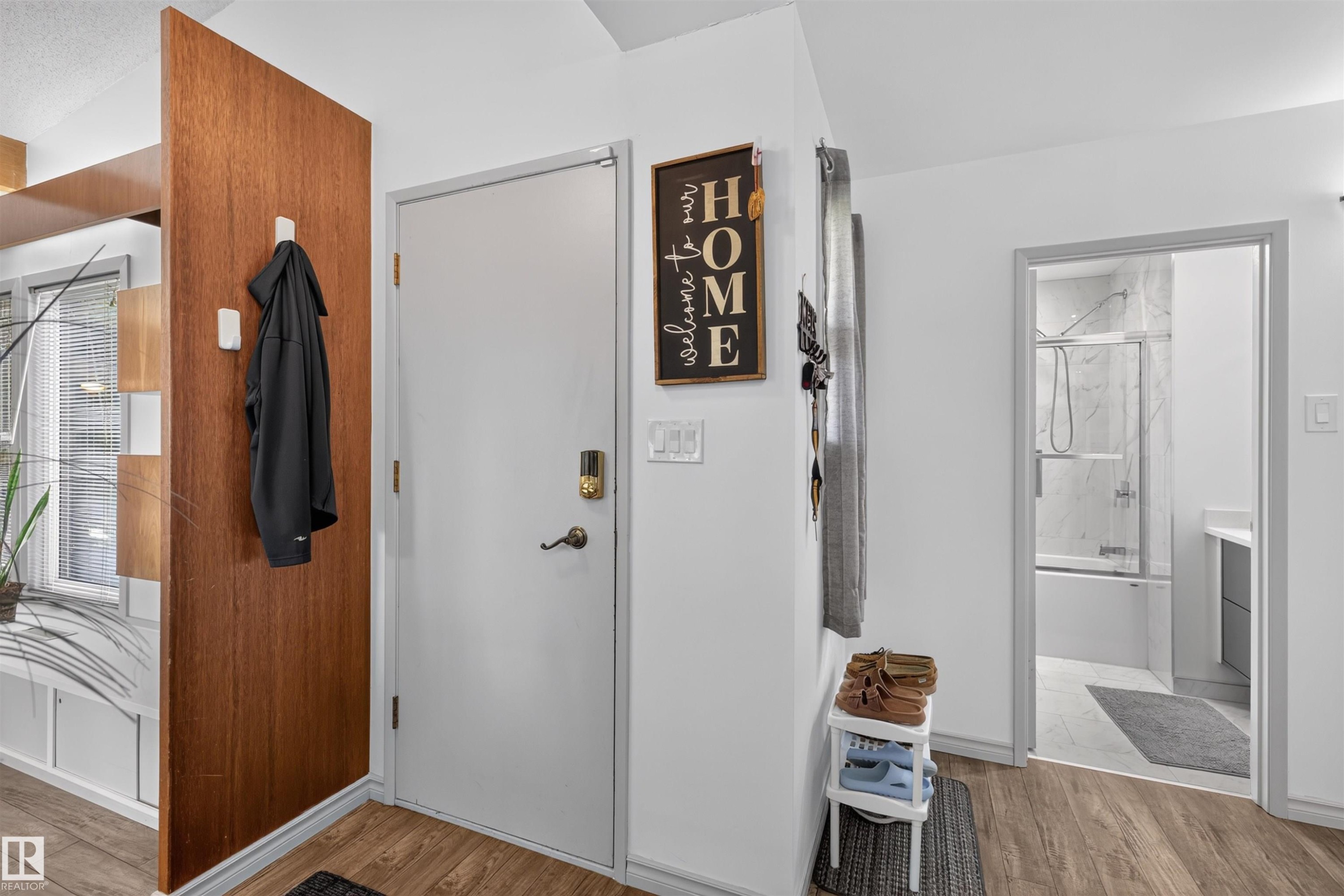 13407 59 Street Nw, Edmonton, AB - Indoor Photo Showing Other Room
