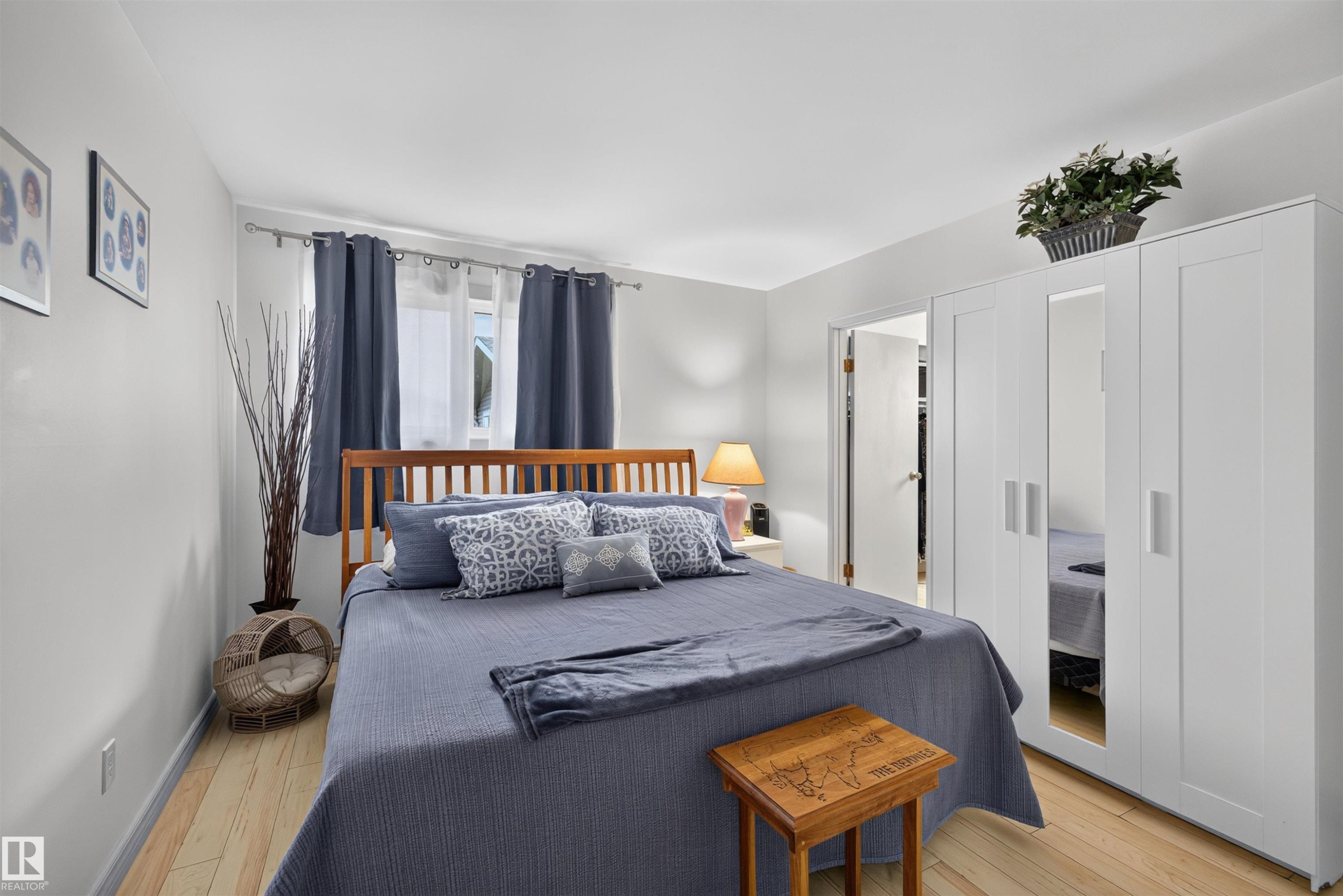 13407 59 Street Nw, Edmonton, AB - Indoor Photo Showing Bedroom