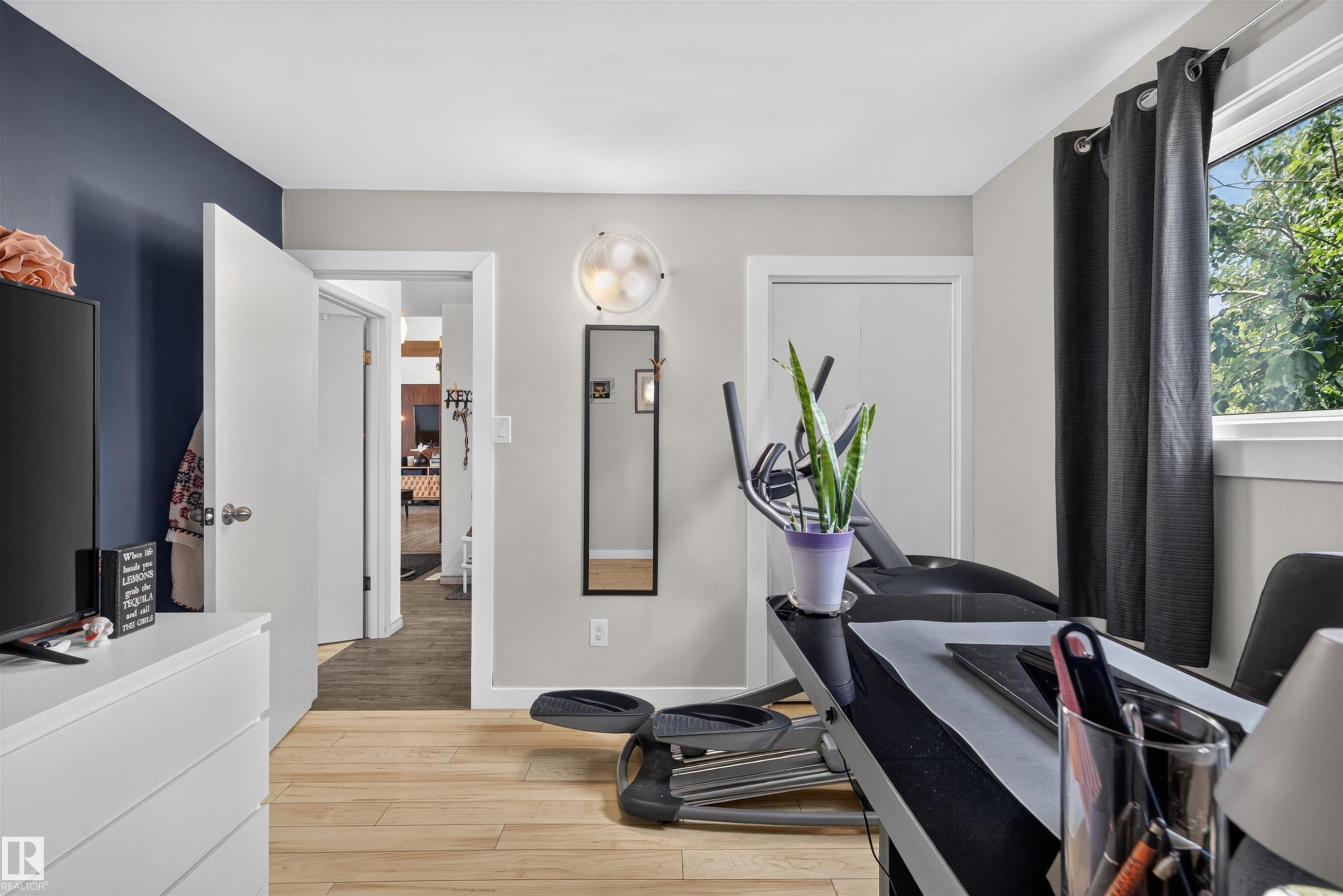 13407 59 Street Nw, Edmonton, AB - Indoor