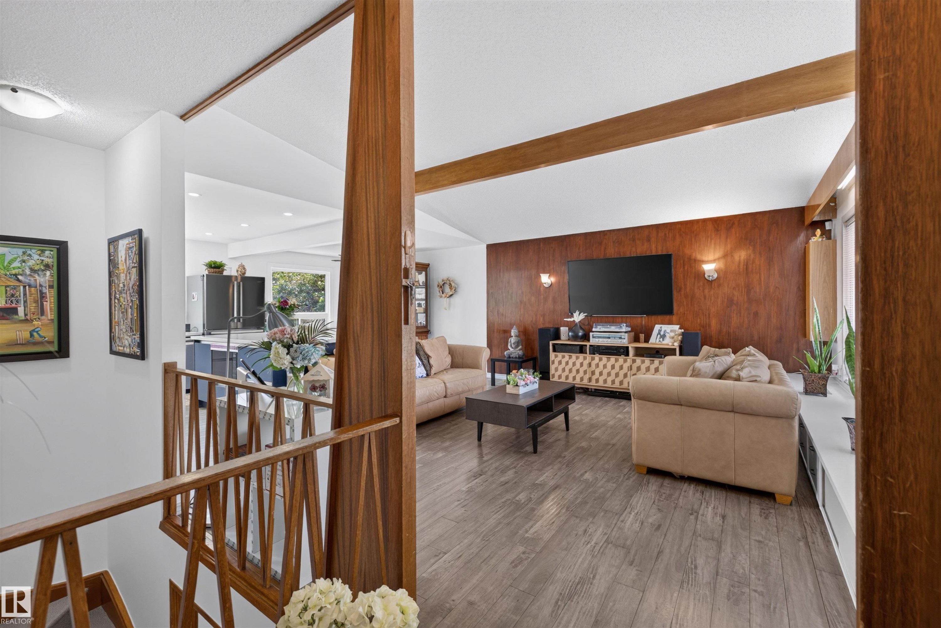 13407 59 Street Nw, Edmonton, AB - Indoor