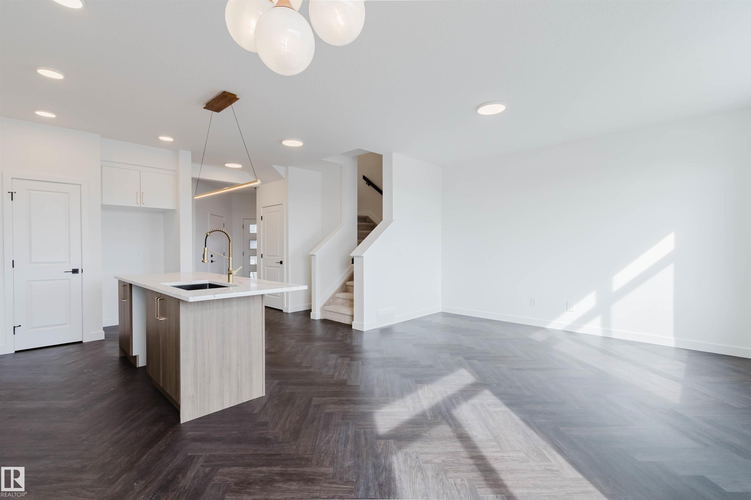 8300 Kiriak Loop Sw, Edmonton, AB - Indoor Photo Showing Kitchen